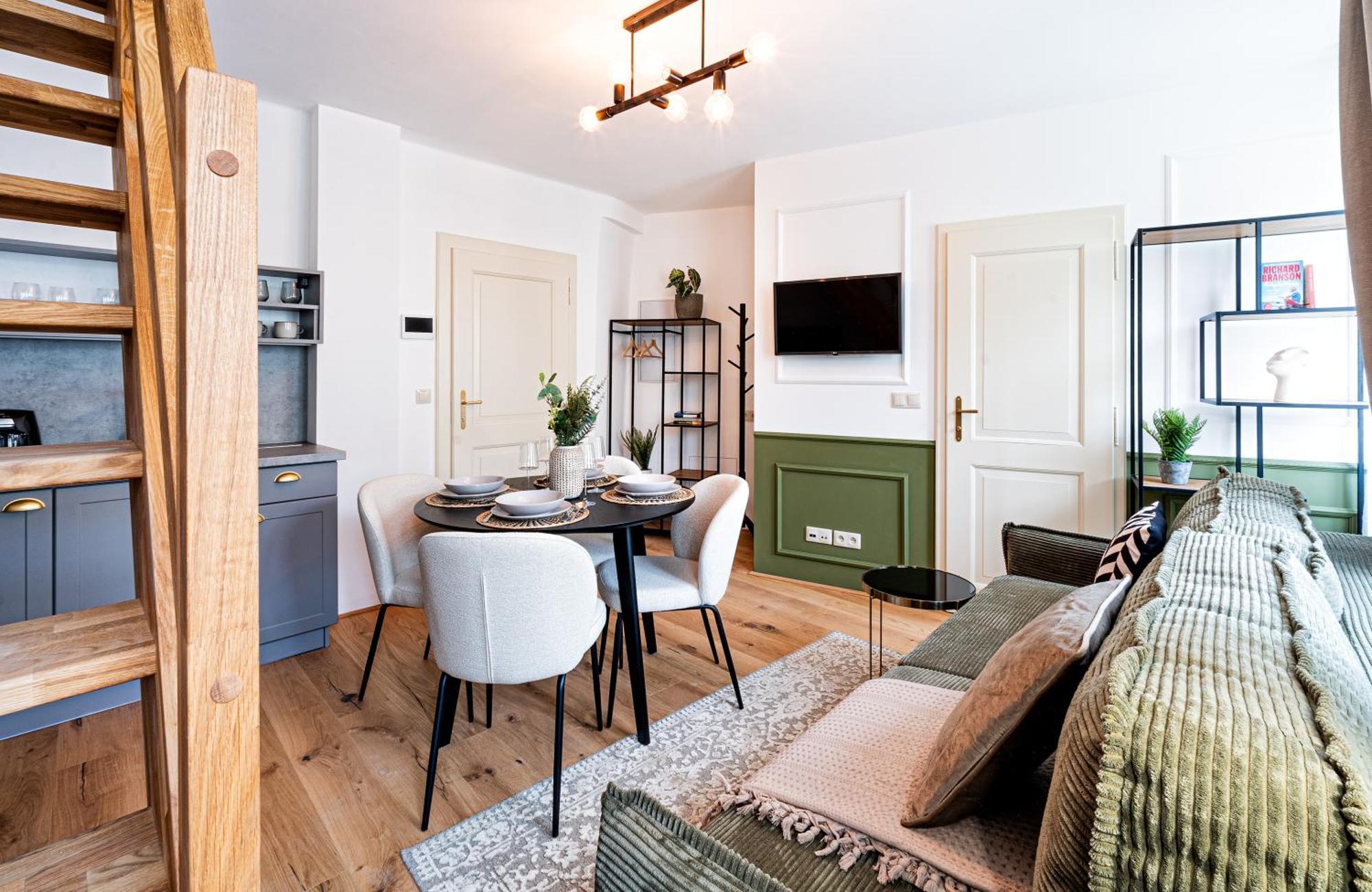 Beautifully Renovated At Lesser Town
