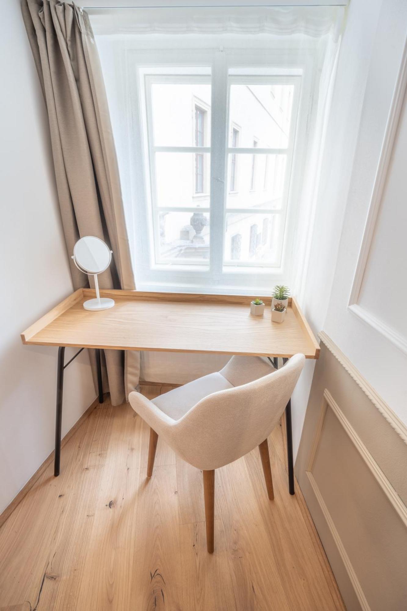 Lejlighed Beautifully Renovated At Lesser Town Prag