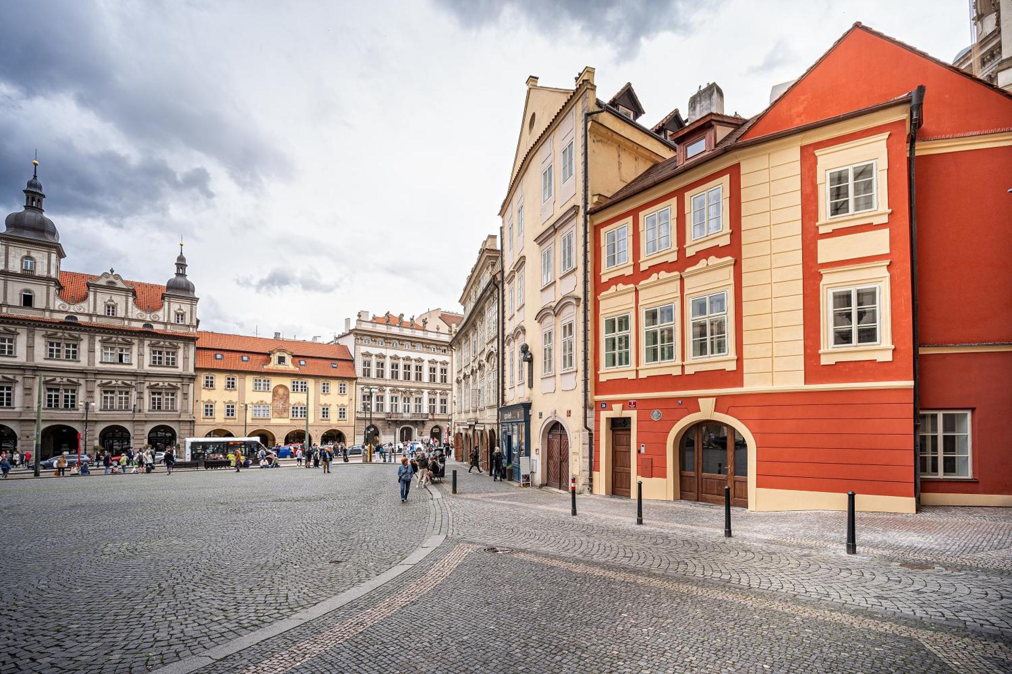 Beautifully Renovated At Lesser Town Prag