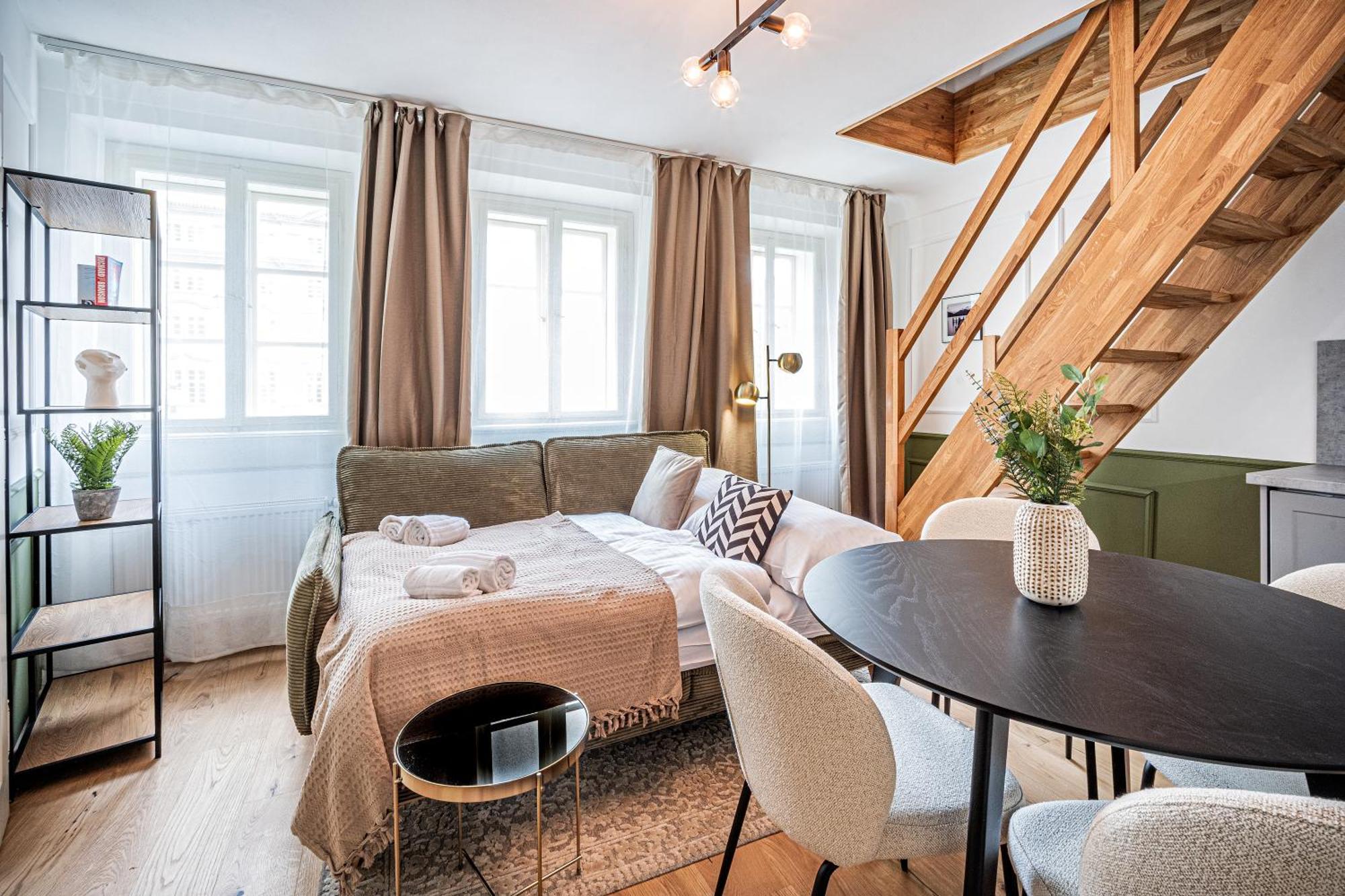 Beautifully Renovated At Lesser Town