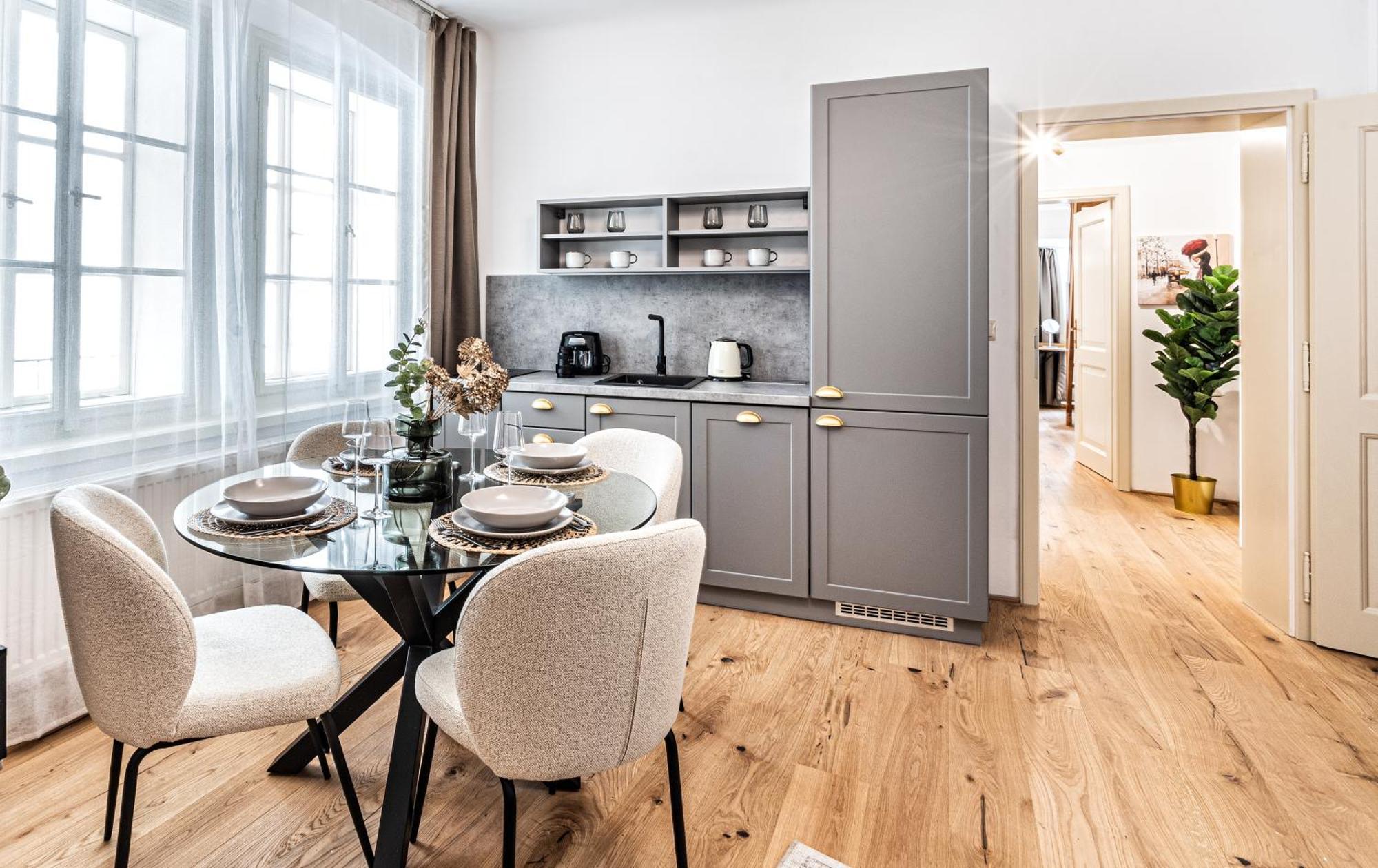 Beautifully Renovated At Lesser Town *