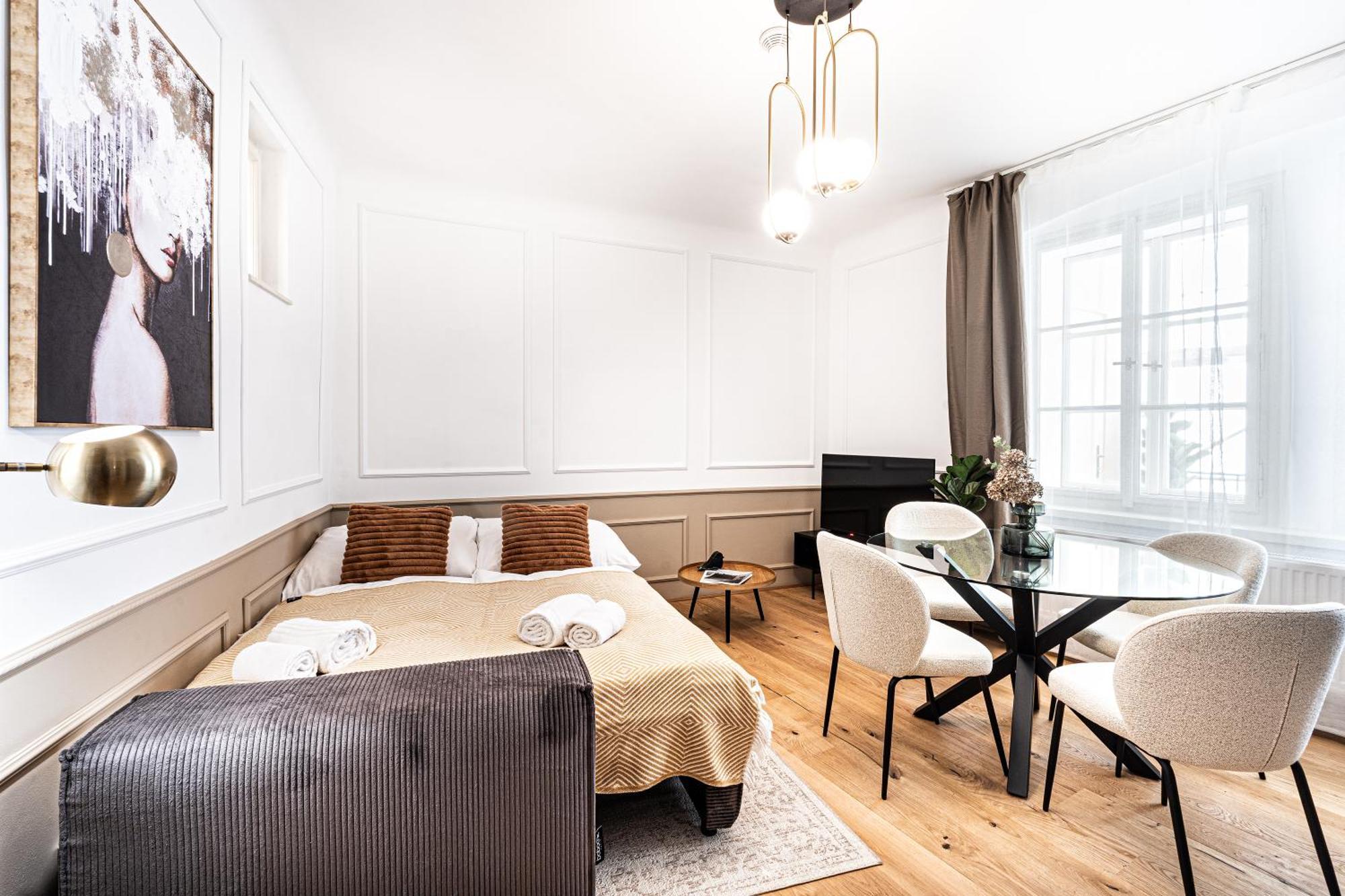 Beautifully Renovated At Lesser Town