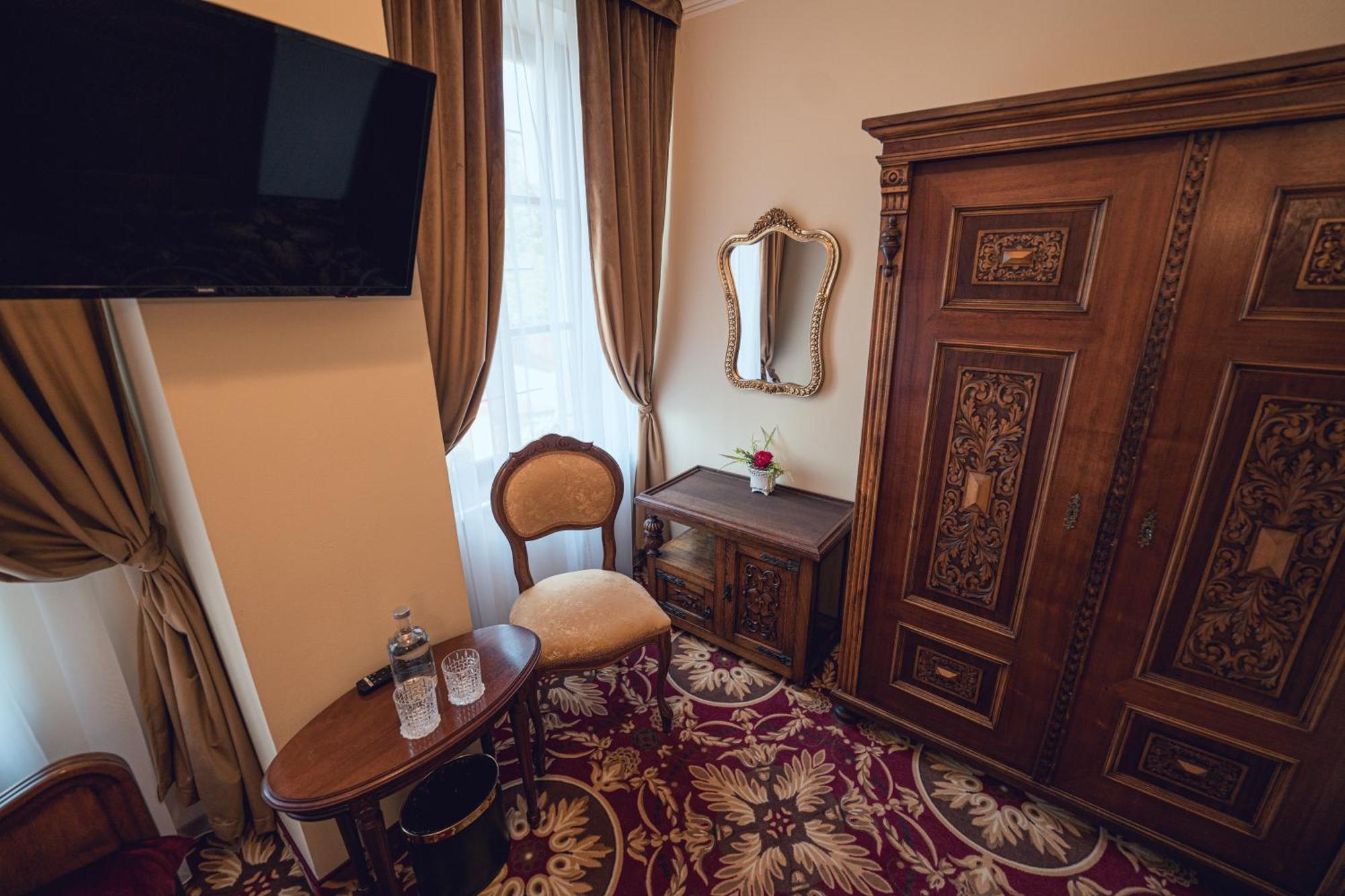 Svatojansky Dvur 4* Prag