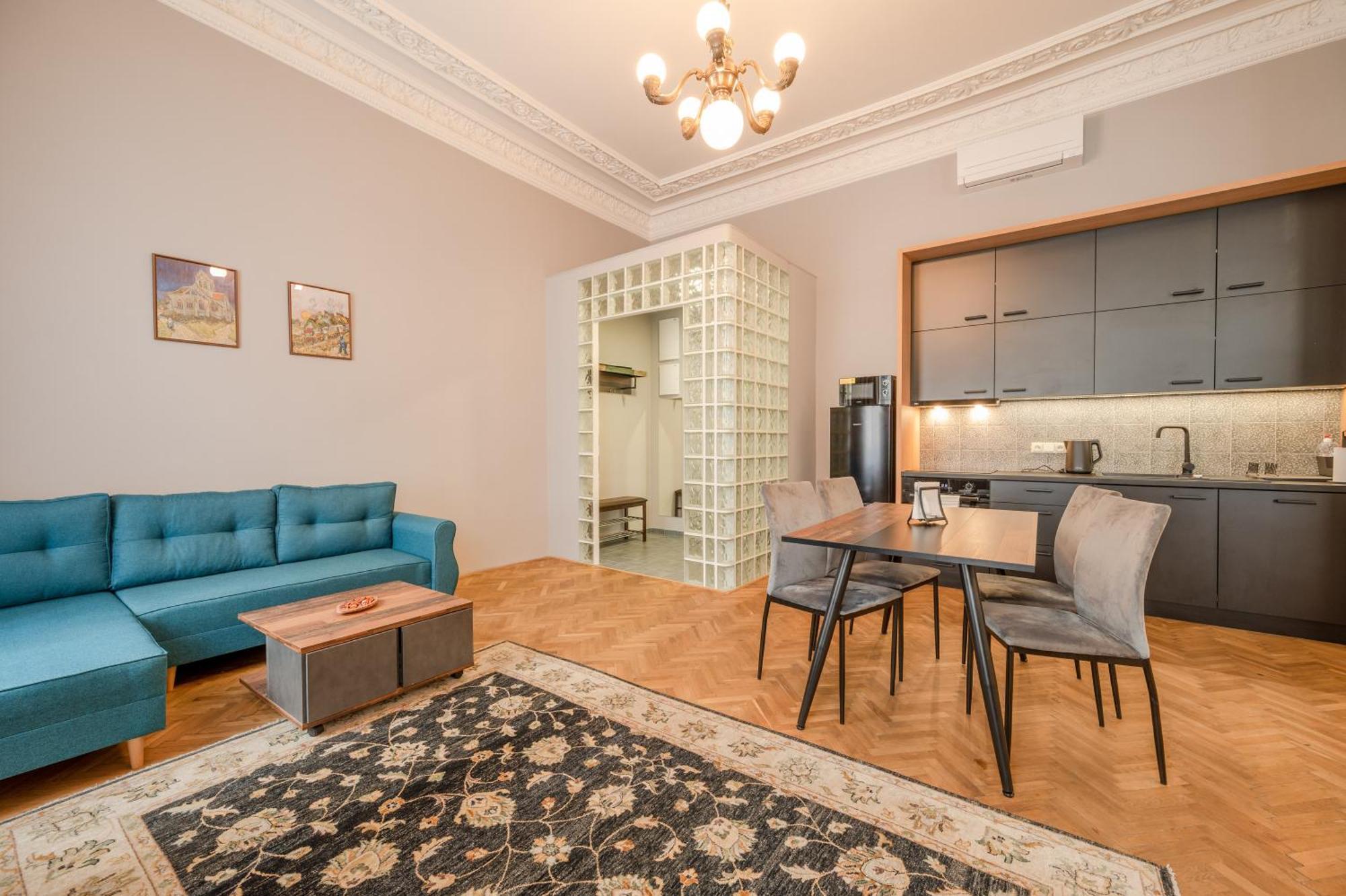 Palace Petrarca Apartment *