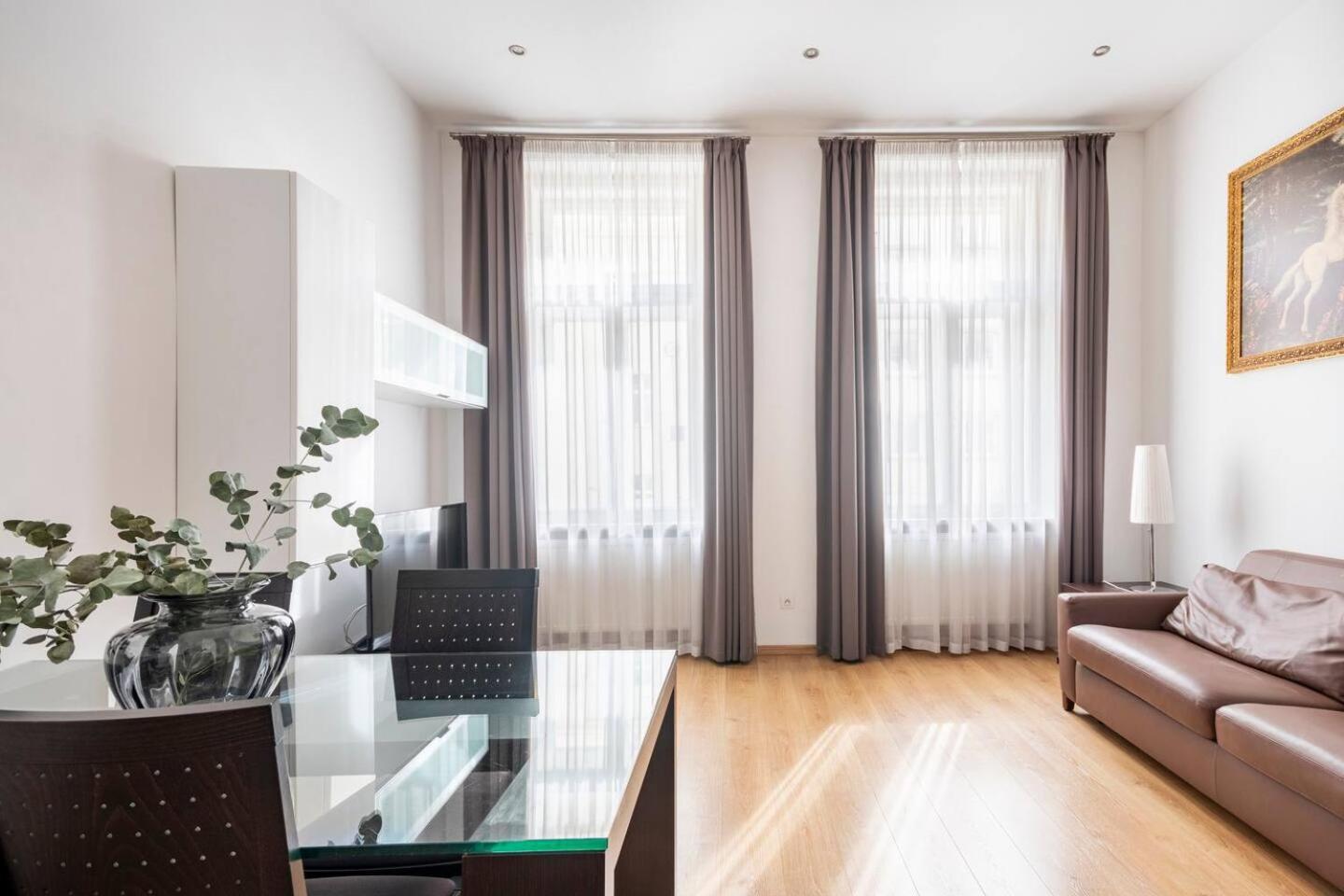 Place Of Grace - 50 Meters From Dancing House
