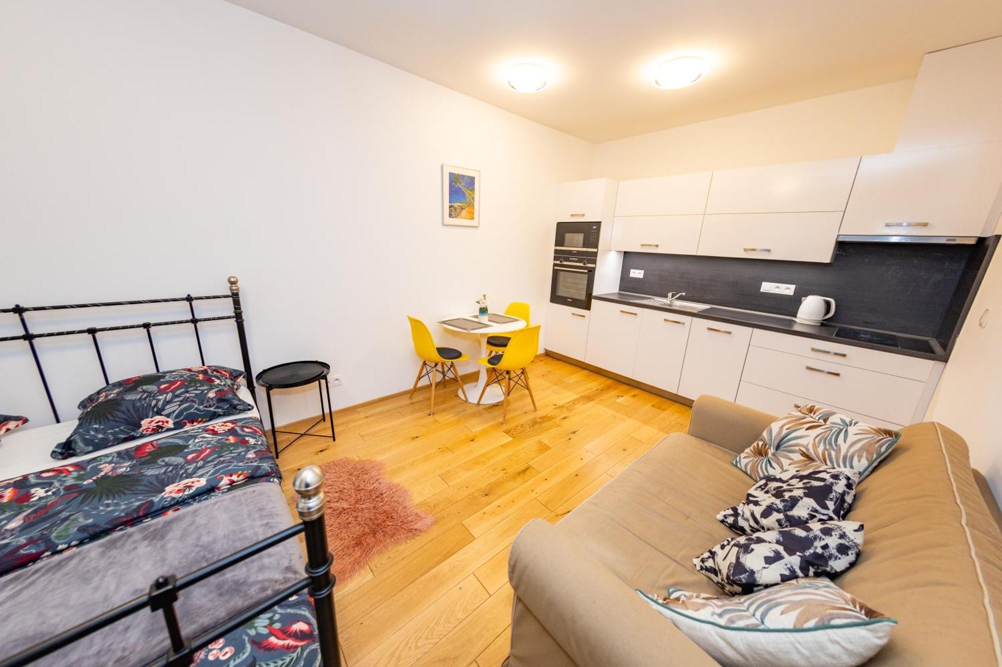 Apartment Lovely Apartment, Free Parking 1,55 Hight Prag