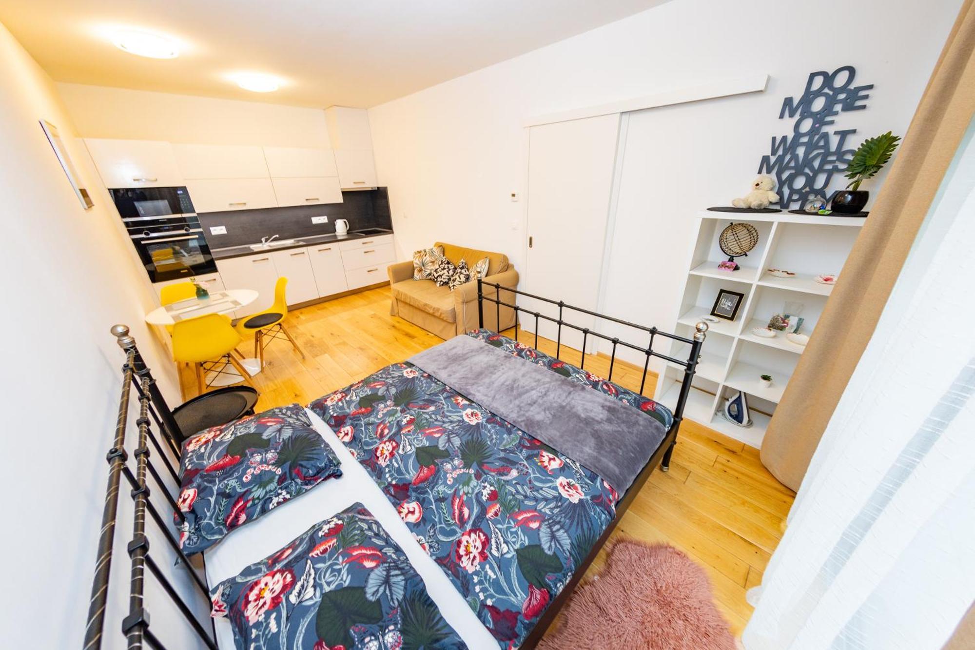 Apartment Lovely Apartment, Free Parking 1,55 Hight