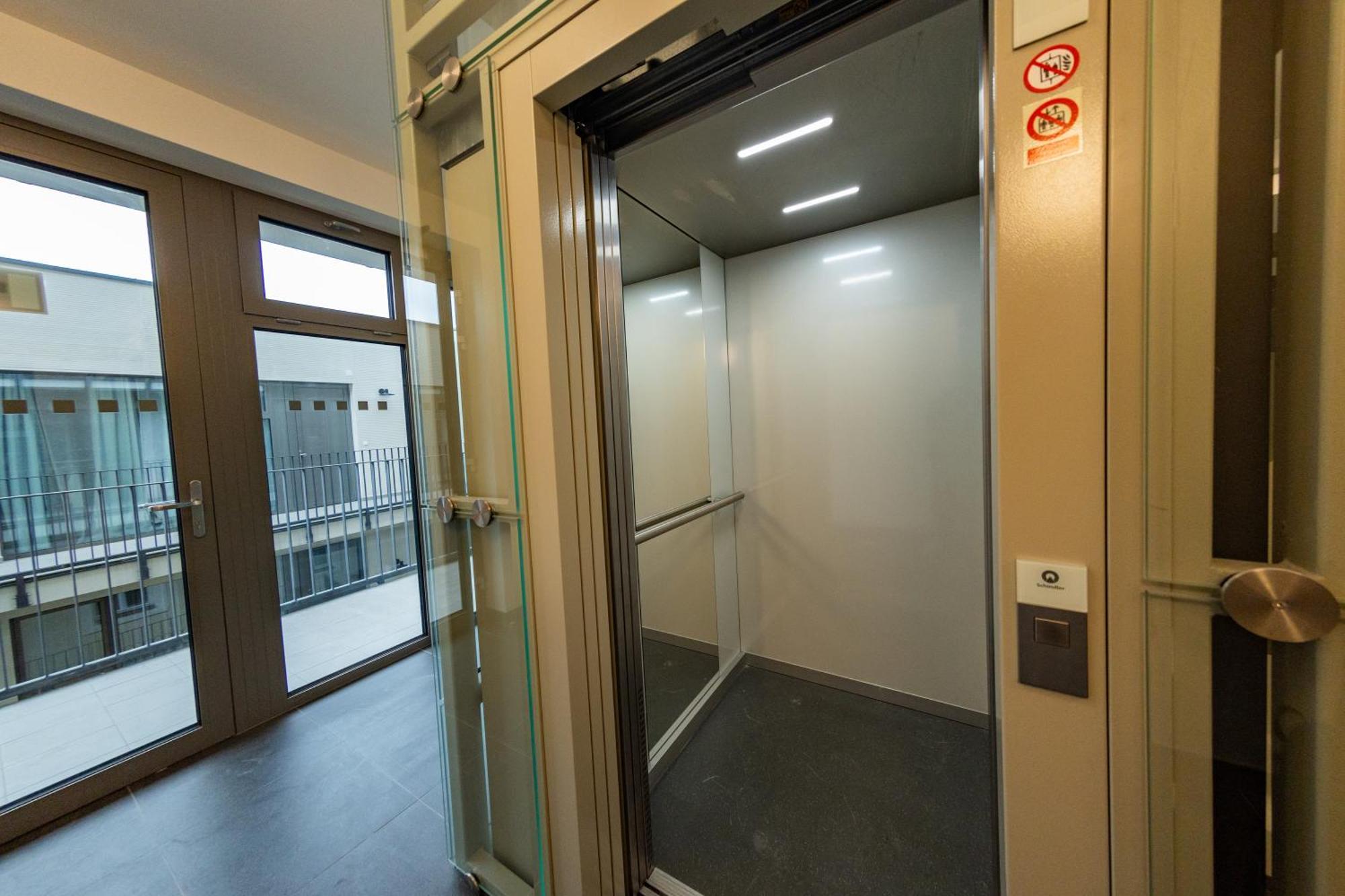 Apartment Lovely Apartment, Free Parking 1,55 Hight Prag