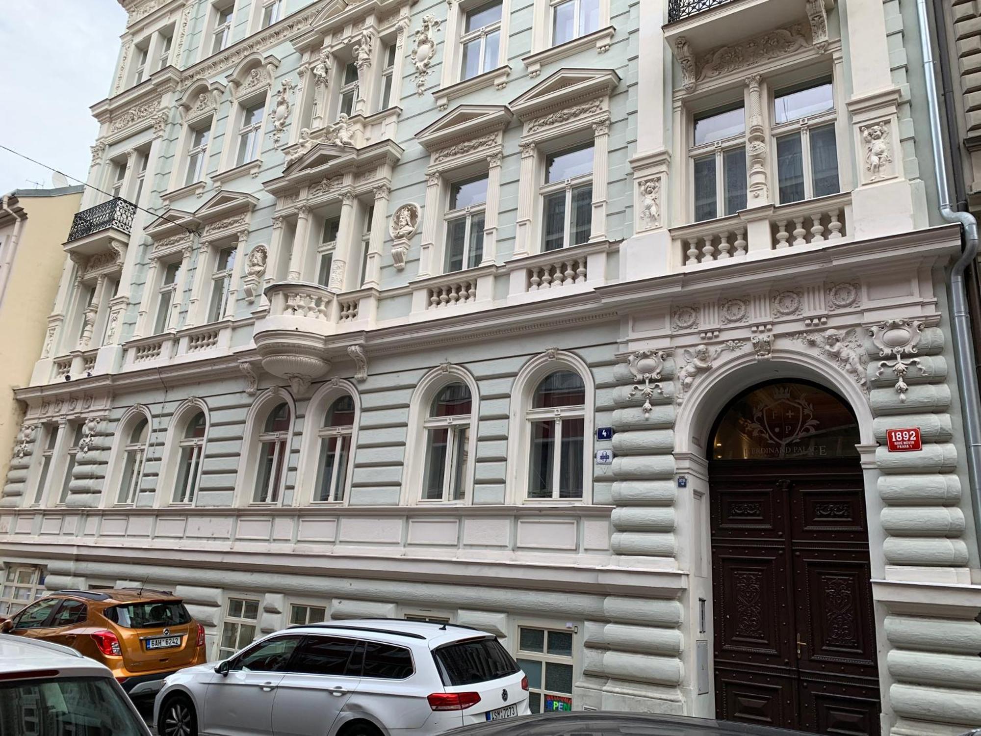 Charles Square Apartment *