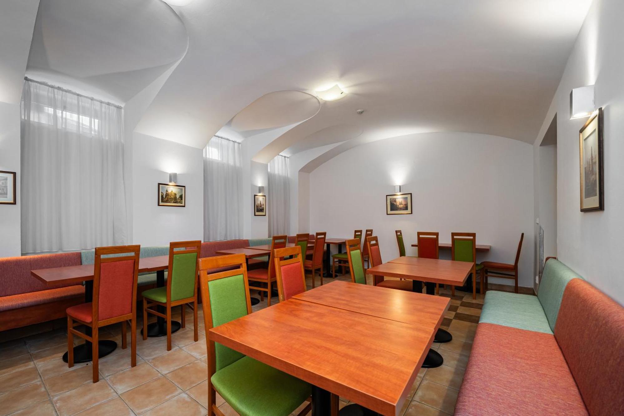 Hotell De Luxe
