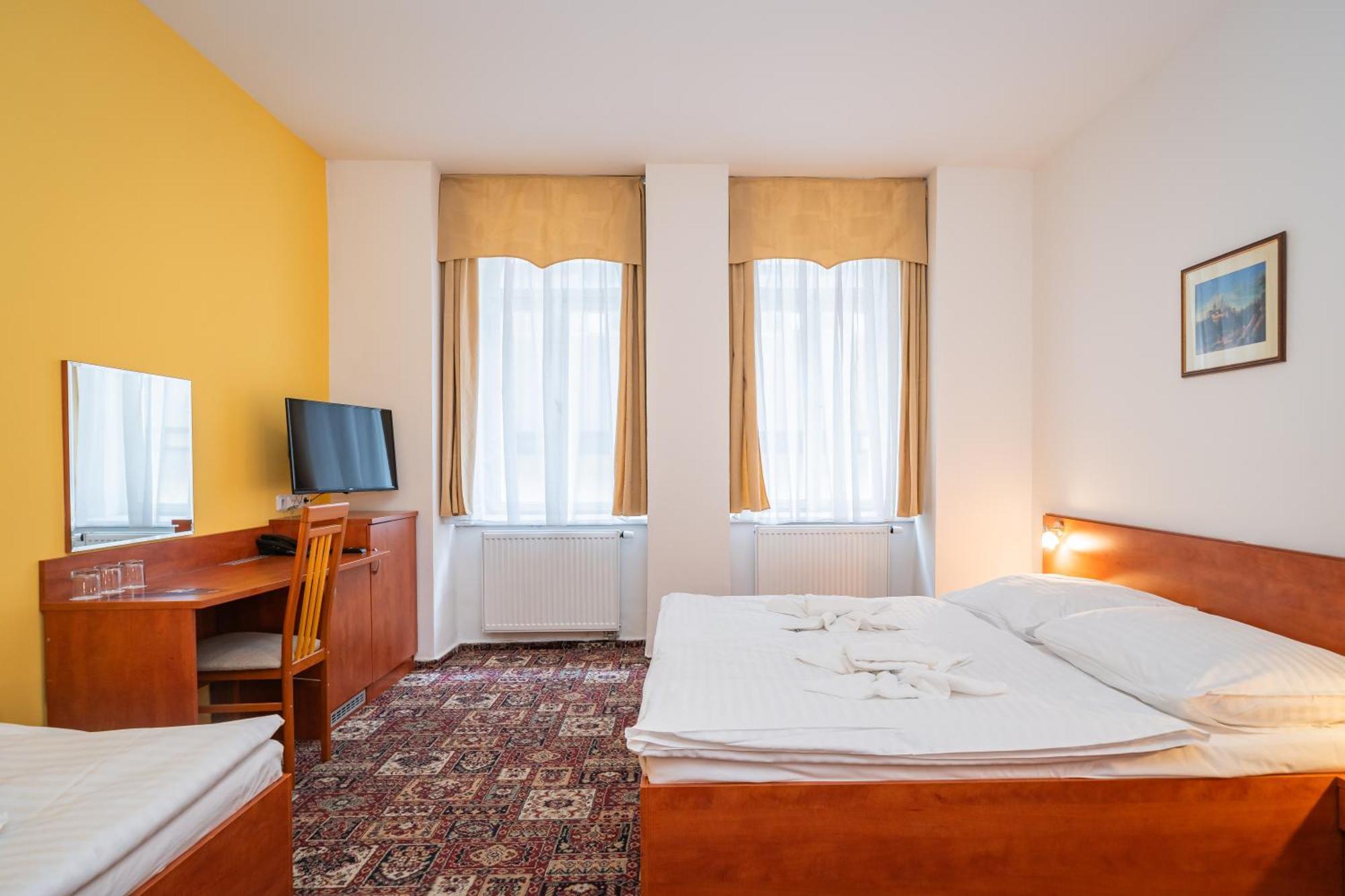 Hotell De Luxe 3*