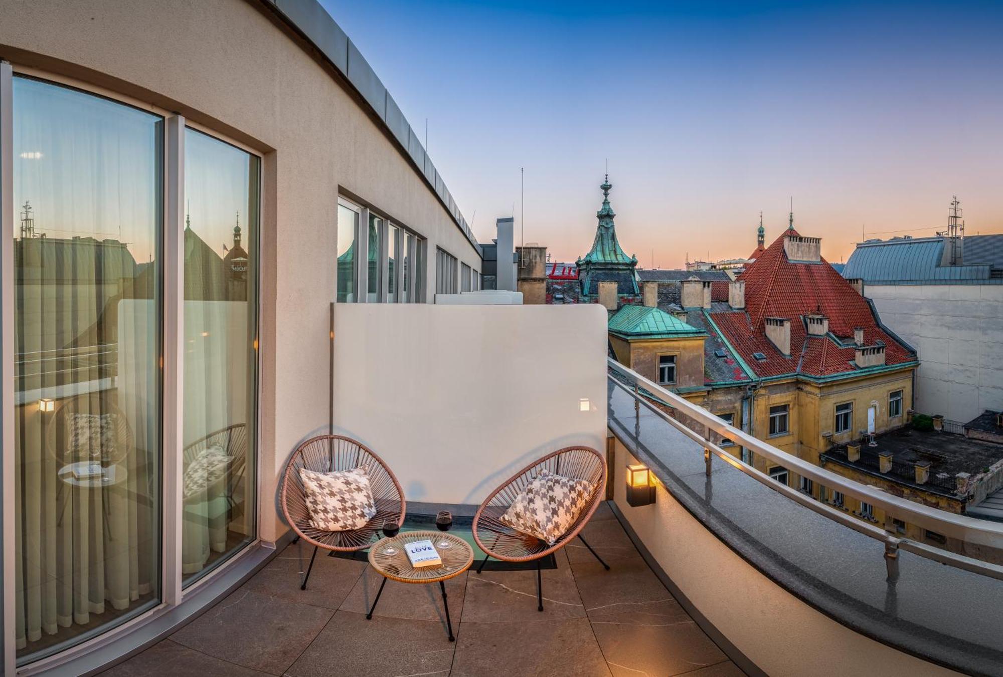Vn17 Rooftop By Adrez 4* Prague
