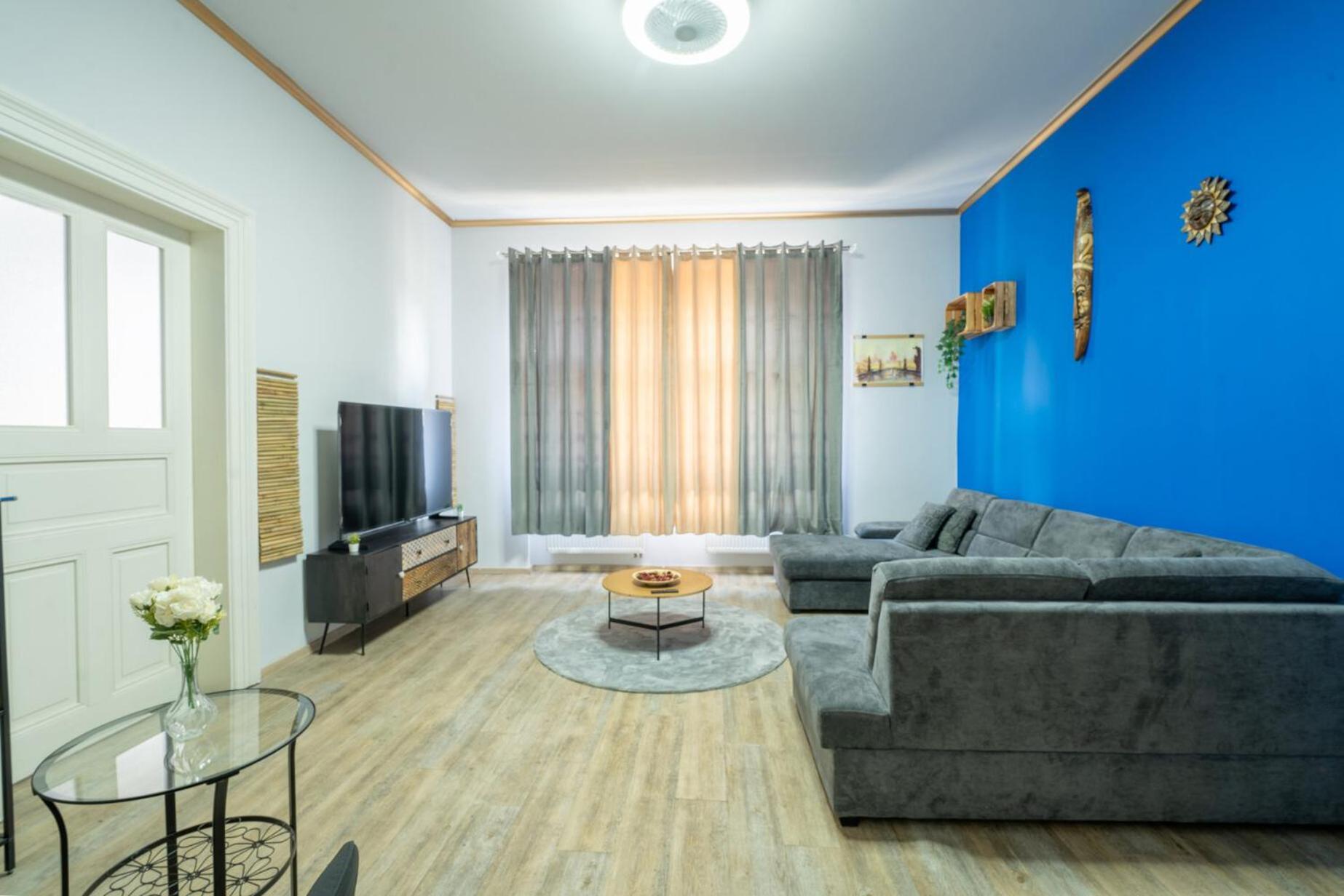 Cozy 3-brd Riverside In Center Praha