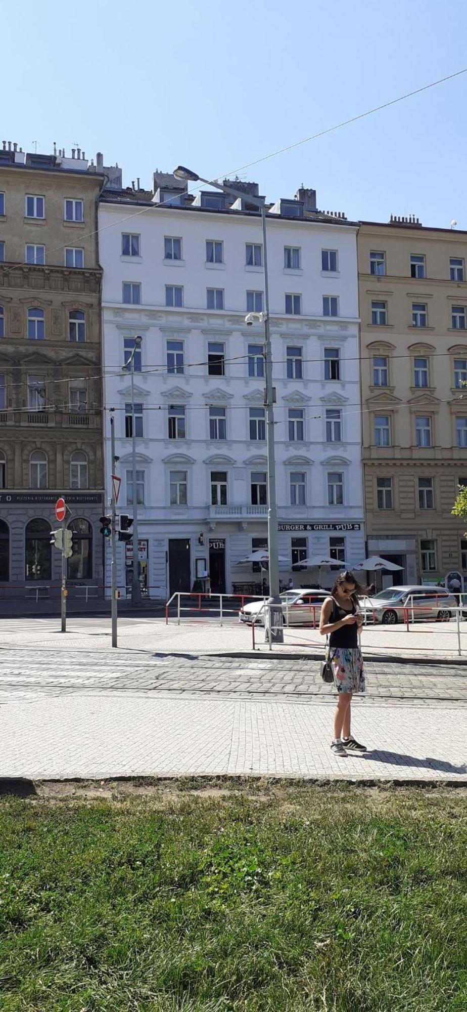 Namesti Miru
