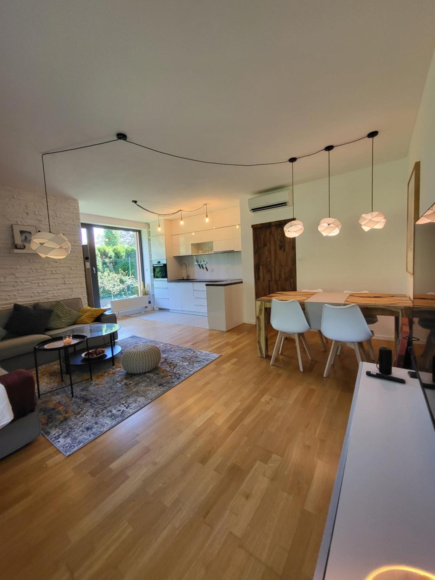V Praze 6, Sedlec Apartment