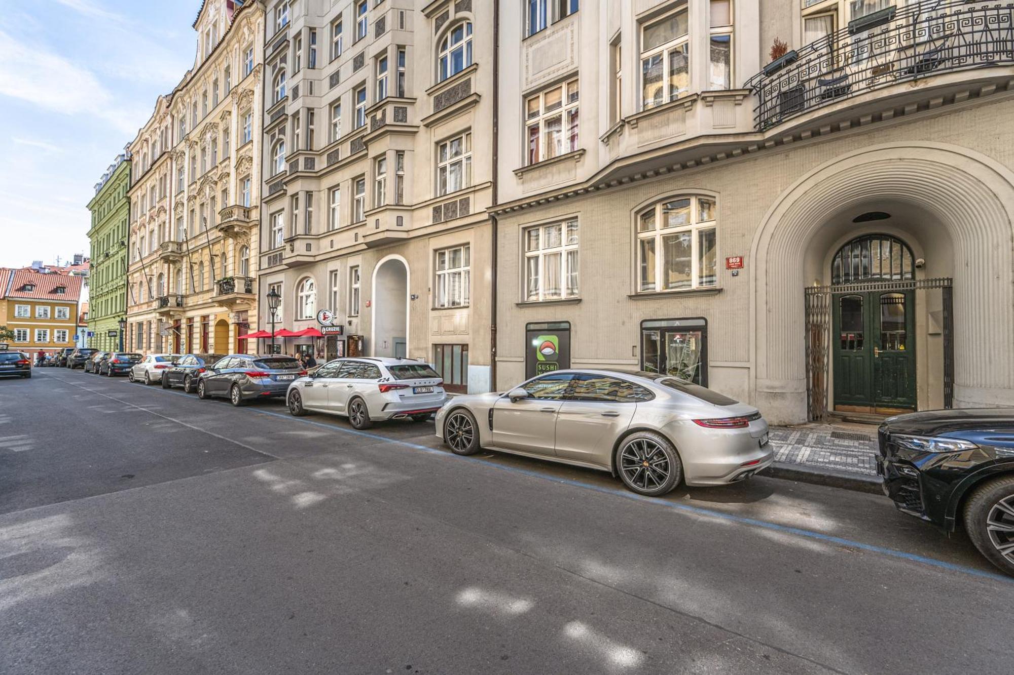 Wishlist Residences - Old Town Bilkova Apartment *