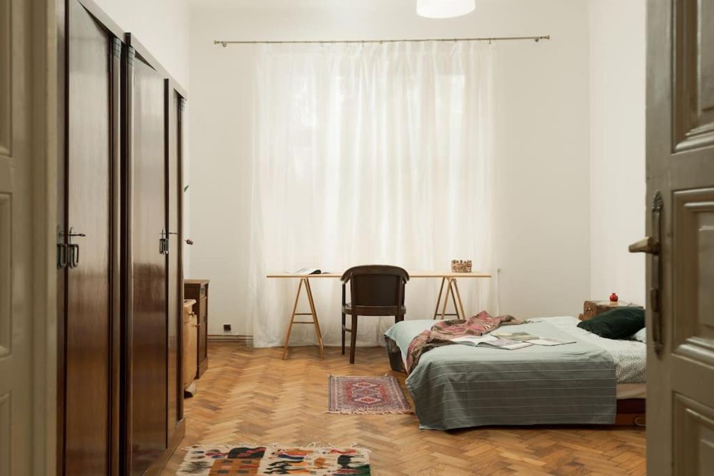 Apartment Artisan & Old-timey 2 Bedrooms *