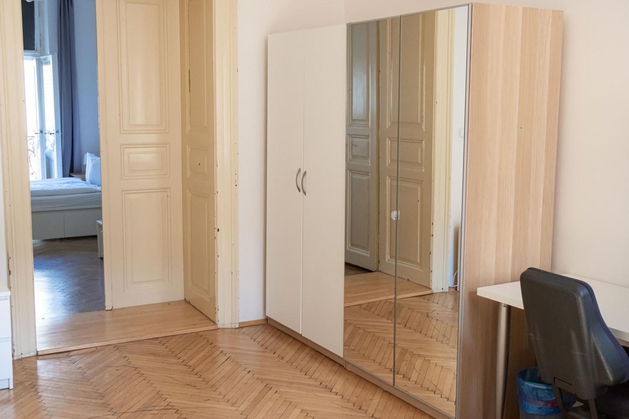 Apartments In Mala Strana - 10 Minutes From Charles Bridge Lägenhet Prag