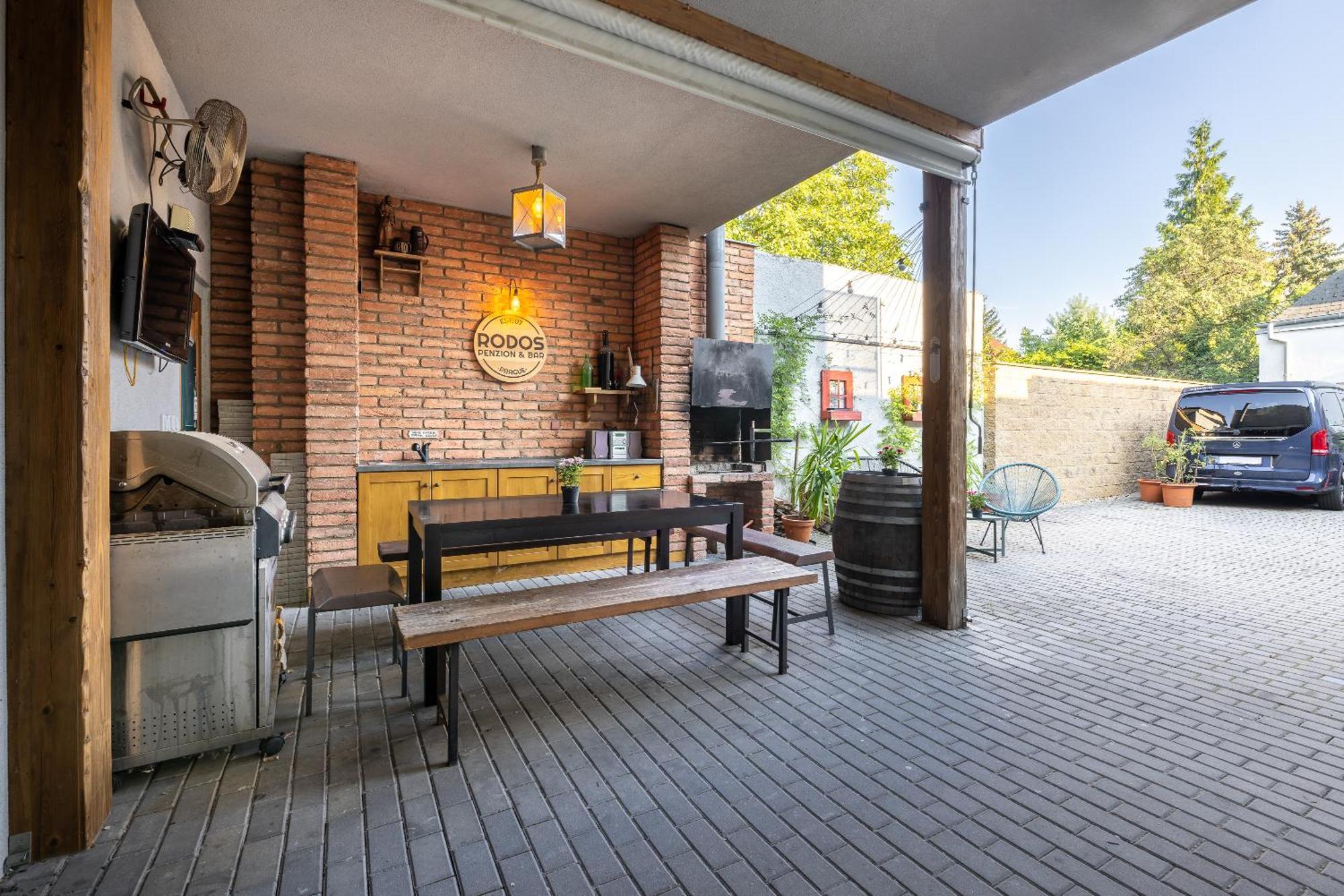 Rodos - Cafe Gæstehus