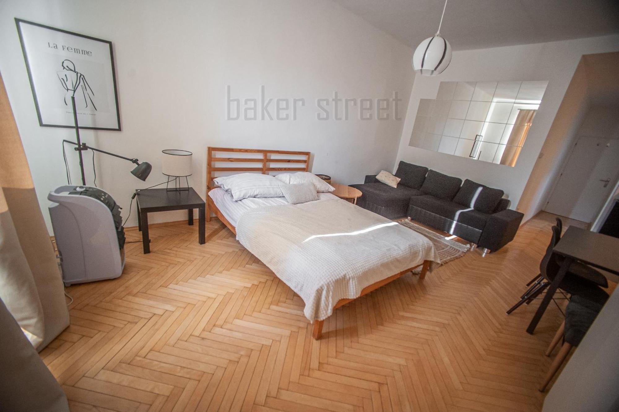 One Bedroom Close To Castle *