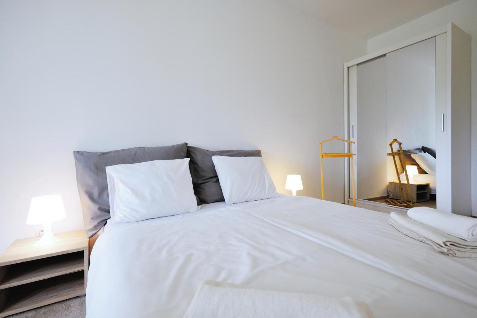 Vida Prostorny 220 M2 3br S Krbem A Zahradou, Idealni Pro Rodiny * Prag