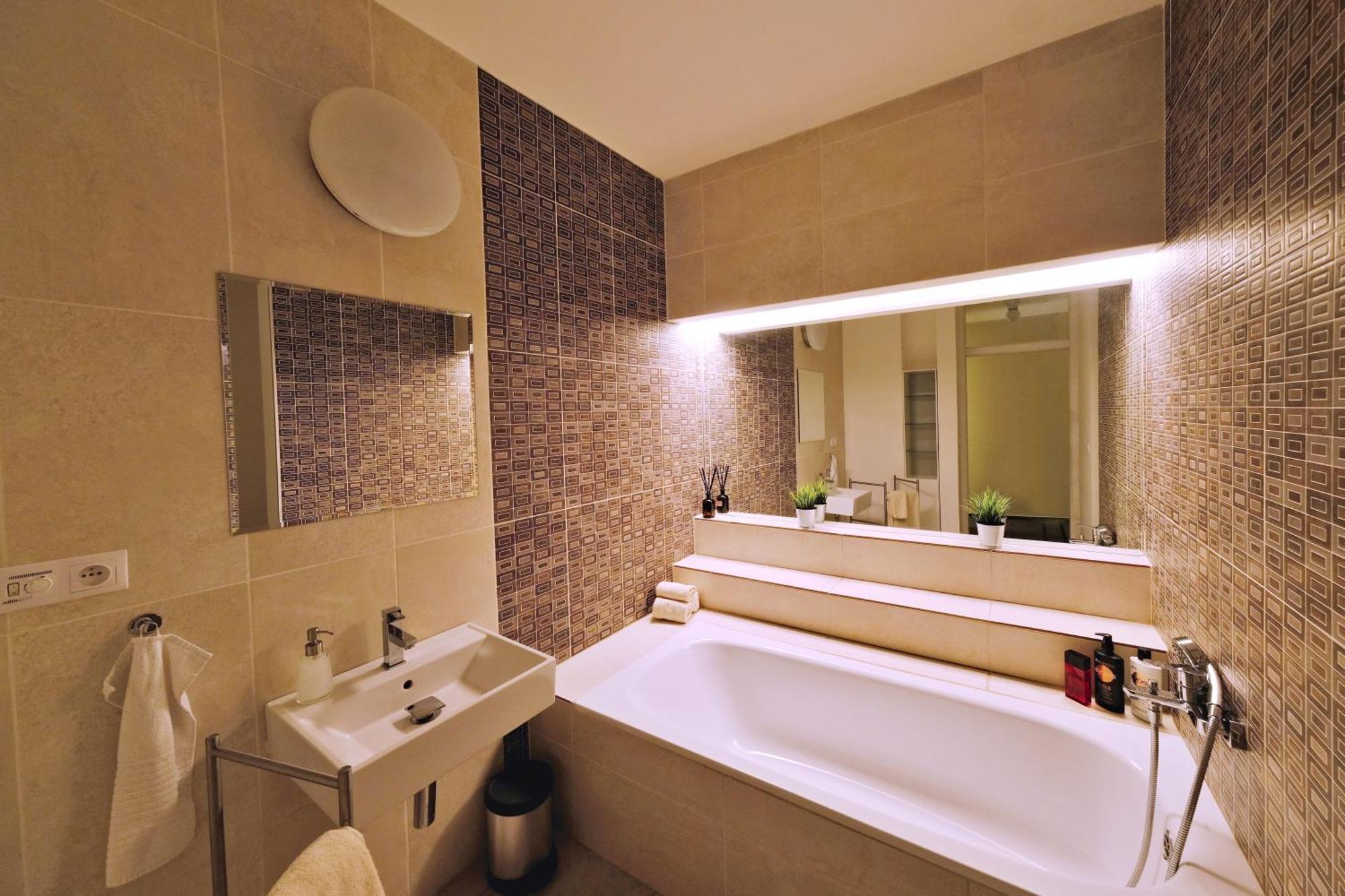 Vida Prostorny 220 M2 3br S Krbem A Zahradou, Idealni Pro Rodiny Lägenhet