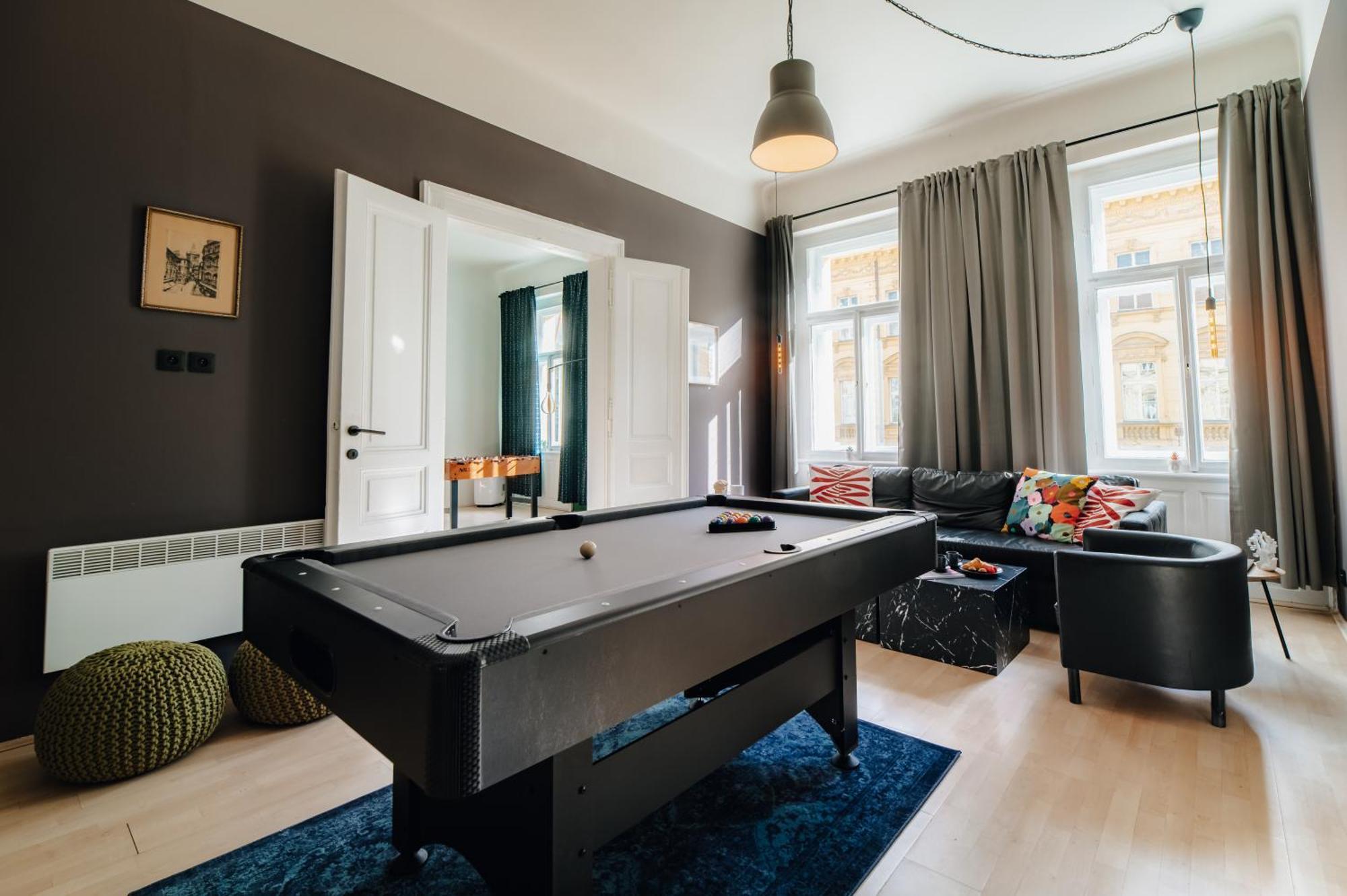 Apartment Cinema Billiard & Foosball - Centre