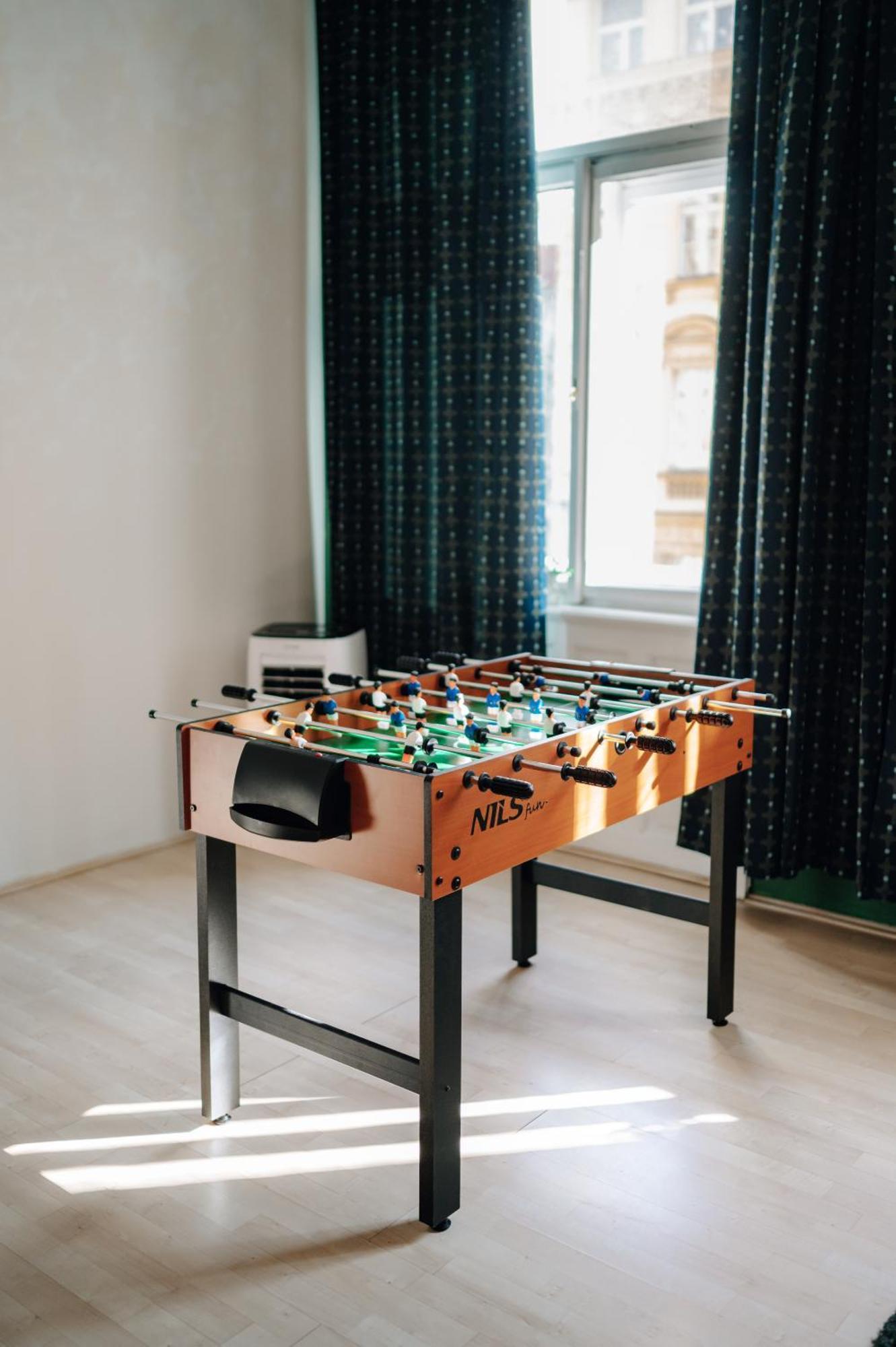 Apartment Cinema Billiard & Foosball - Centre *