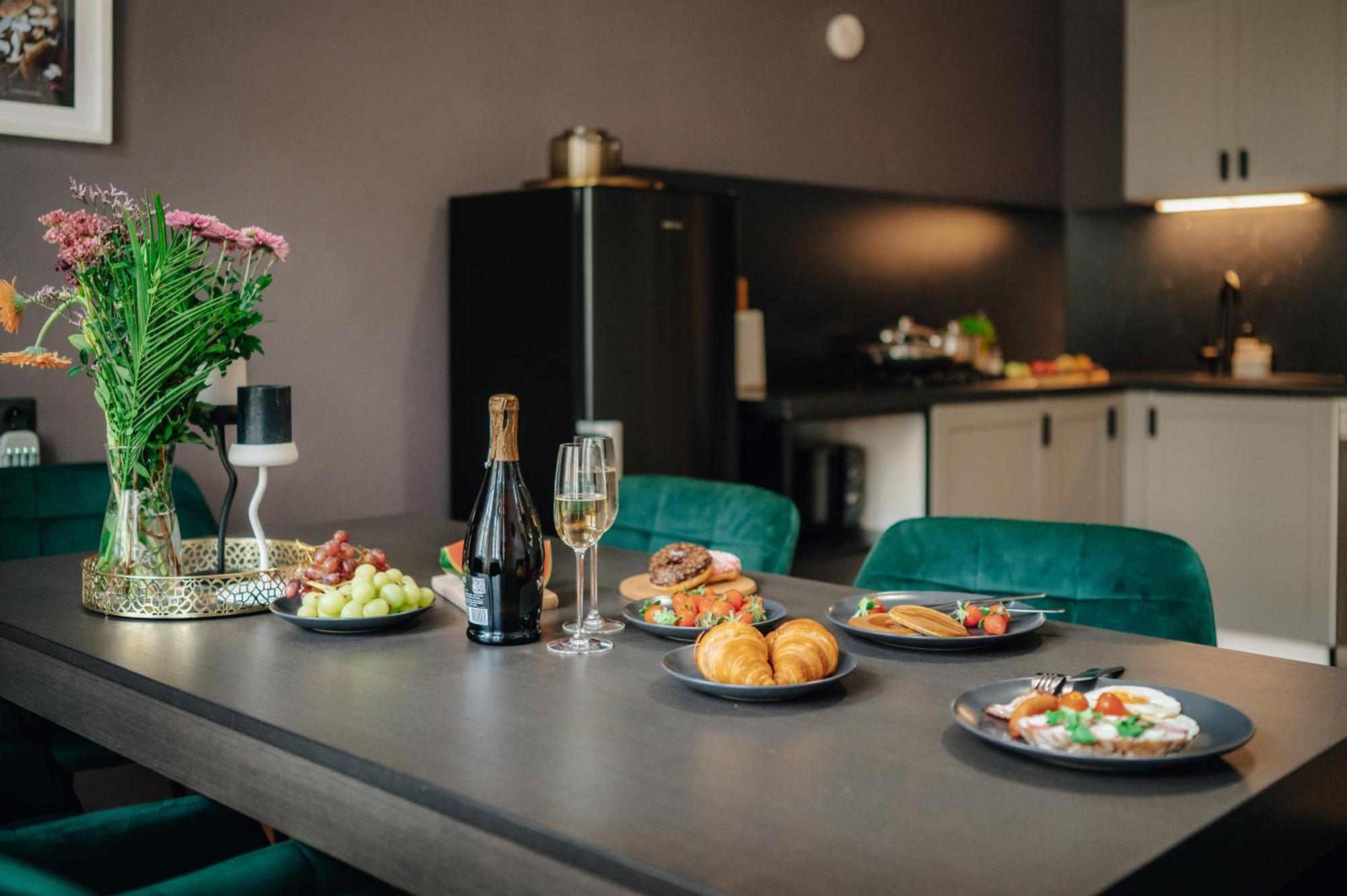Apartment Cinema Billiard & Foosball - Centre *