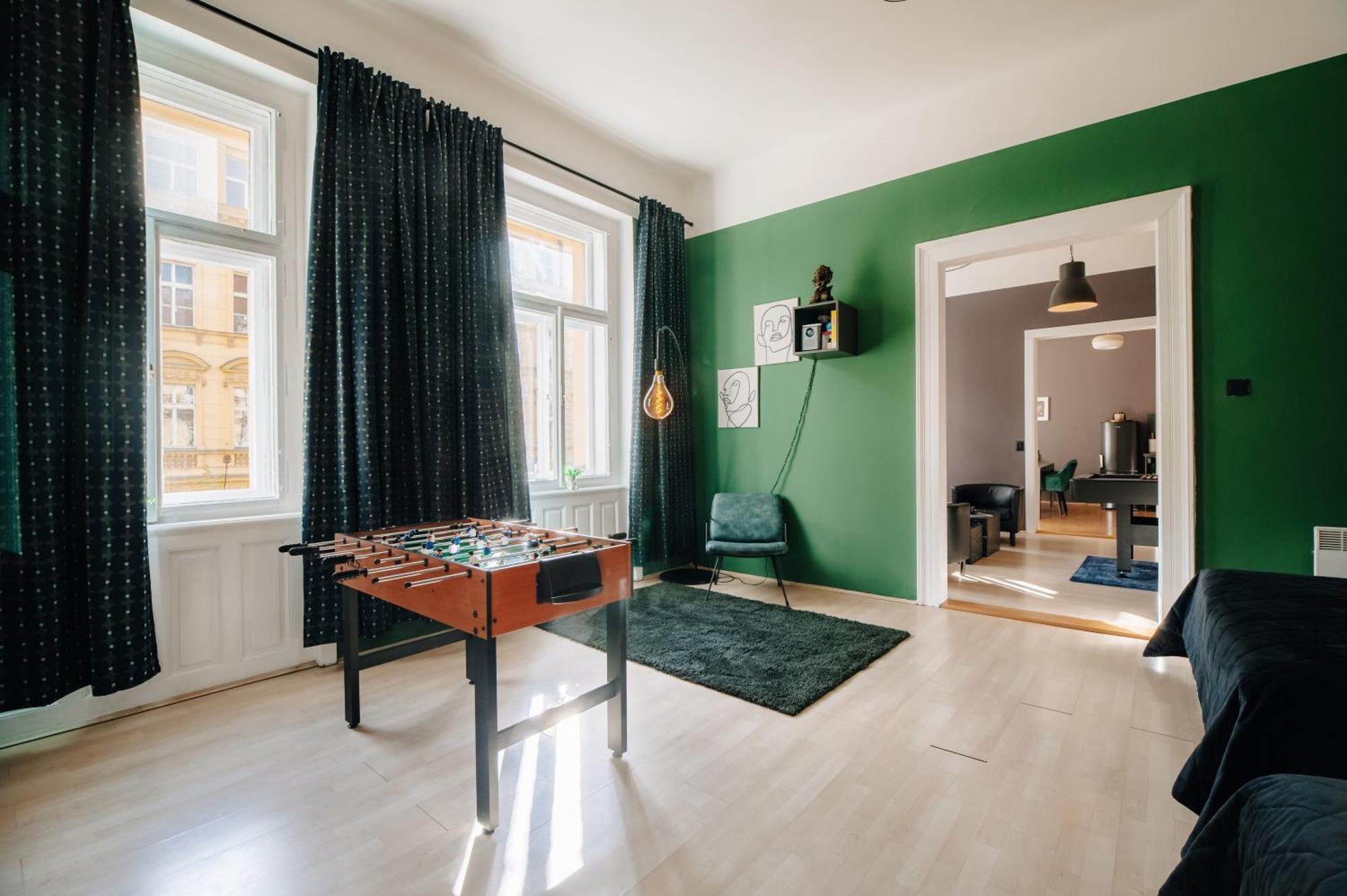 Apartment Cinema Billiard & Foosball - Centre Prag