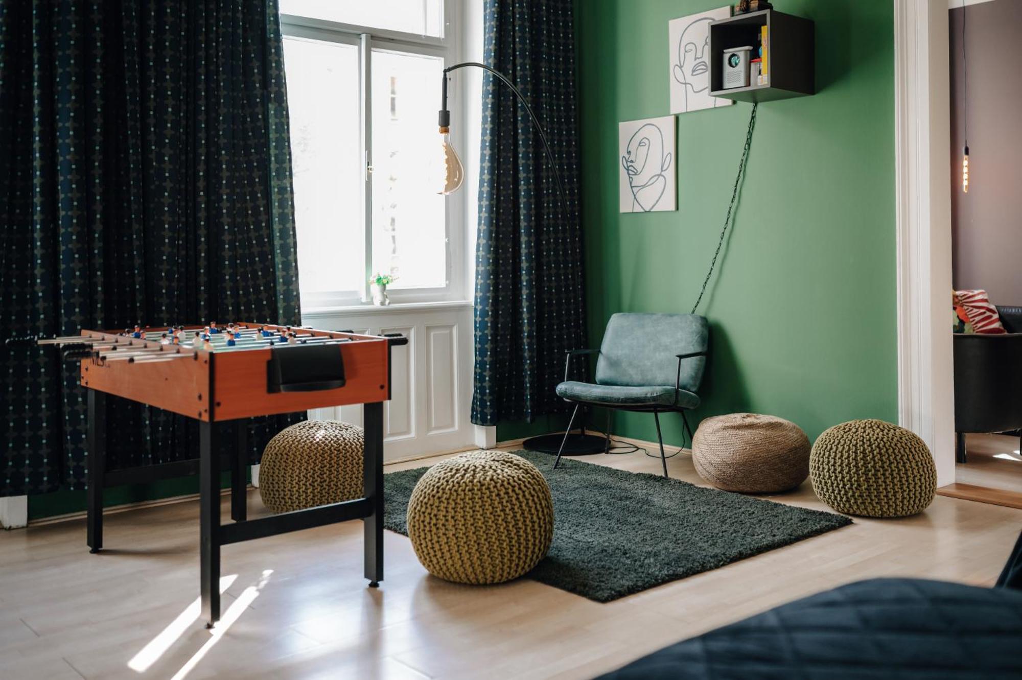 Apartment Cinema Billiard & Foosball - Centre