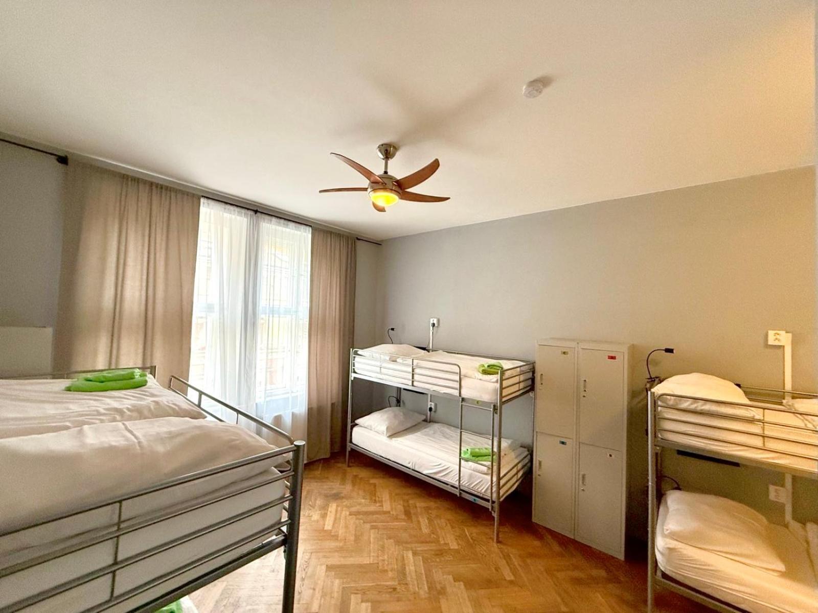 Hostel Globe Adults Only *