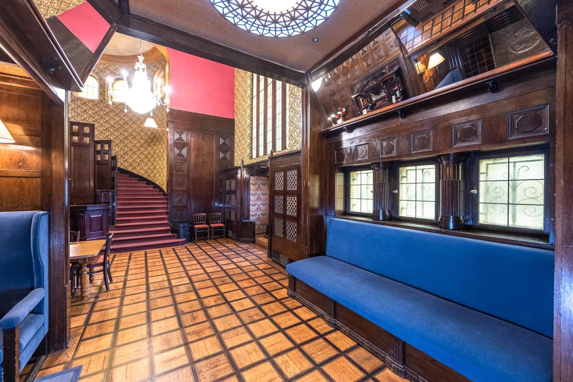 Imperia Hostel *