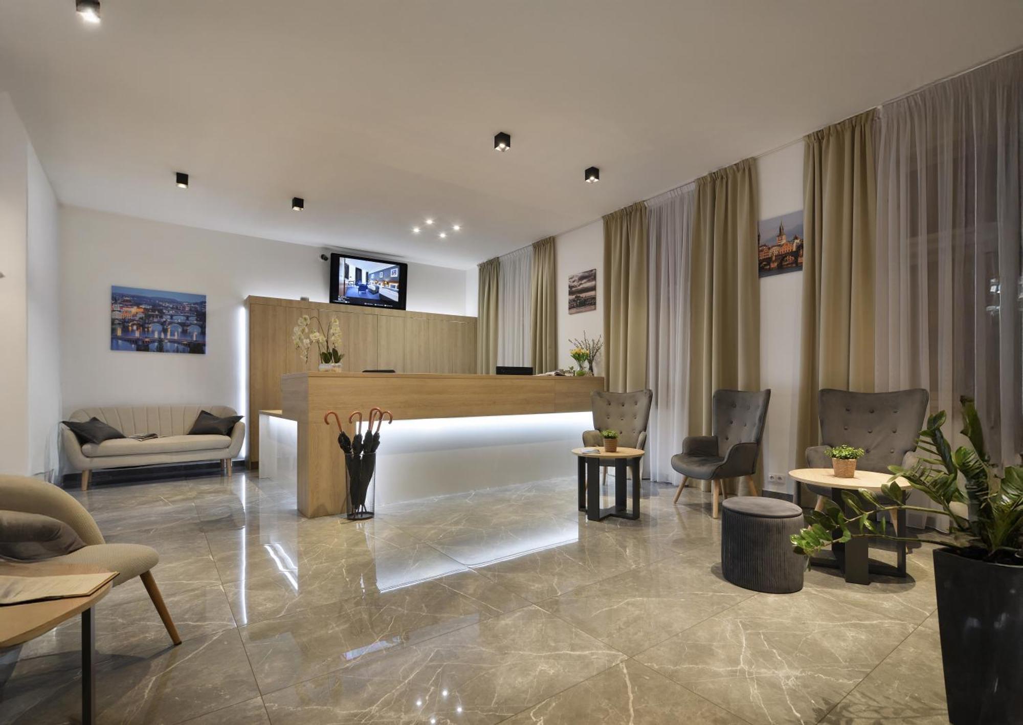 Season Hotel 4*