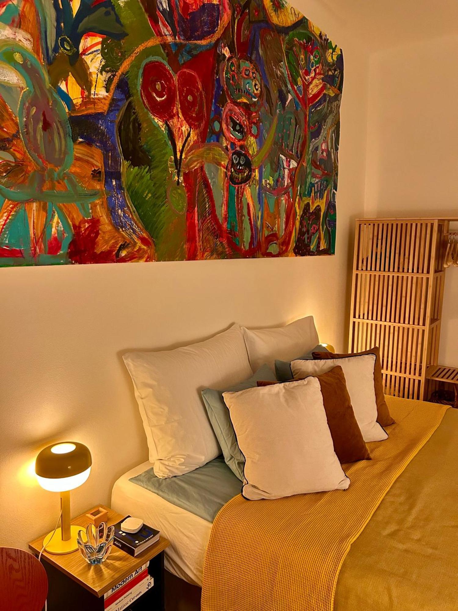 Balcony & King Size Bed Lejlighed