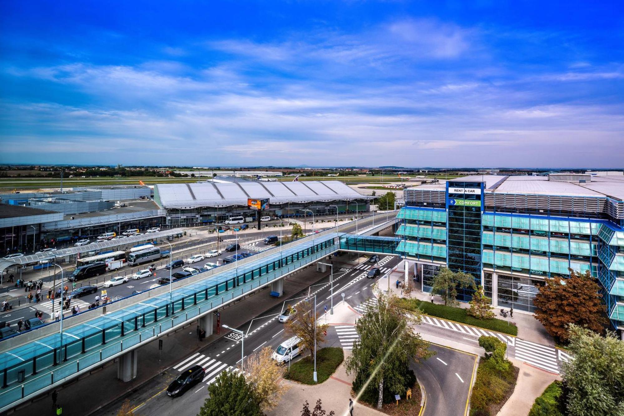 Courtyard By Marriott Airport Hotell