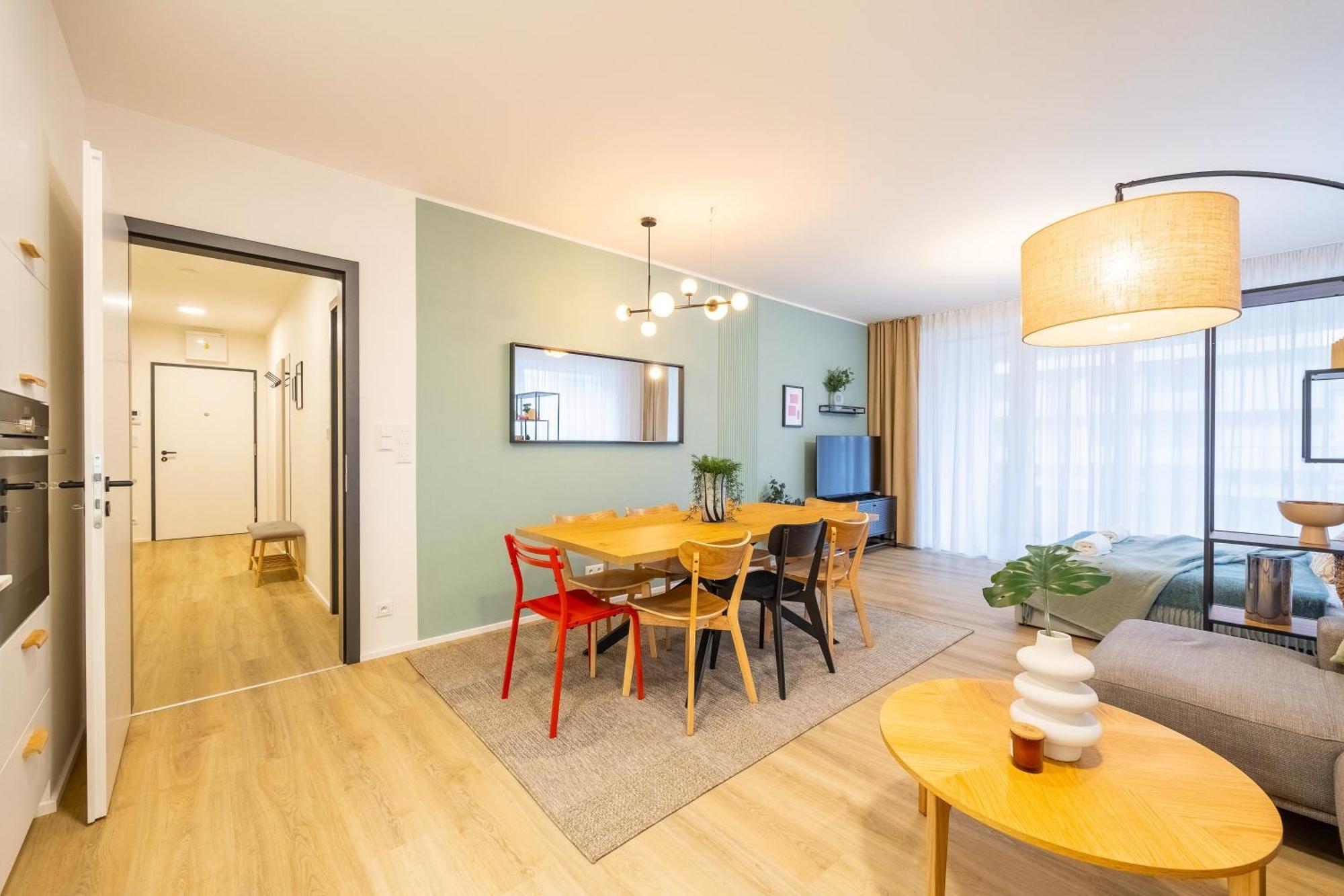 Spacious 3br - 2 Parking Spots, Full Kitchen, By Gravity Lägenhet Prag