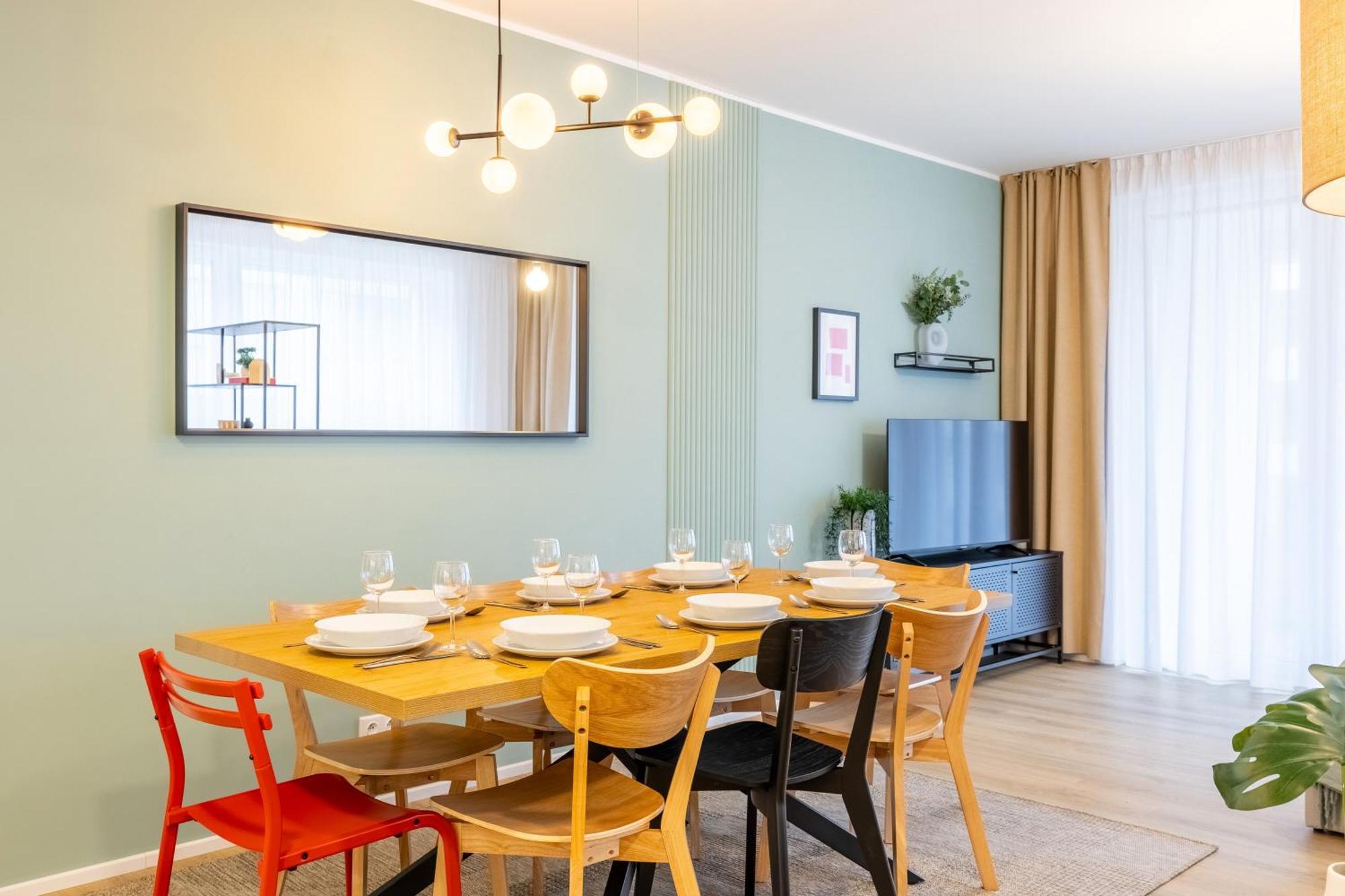 Lägenhet Spacious 3br - 2 Parking Spots, Full Kitchen, By Gravity Prag