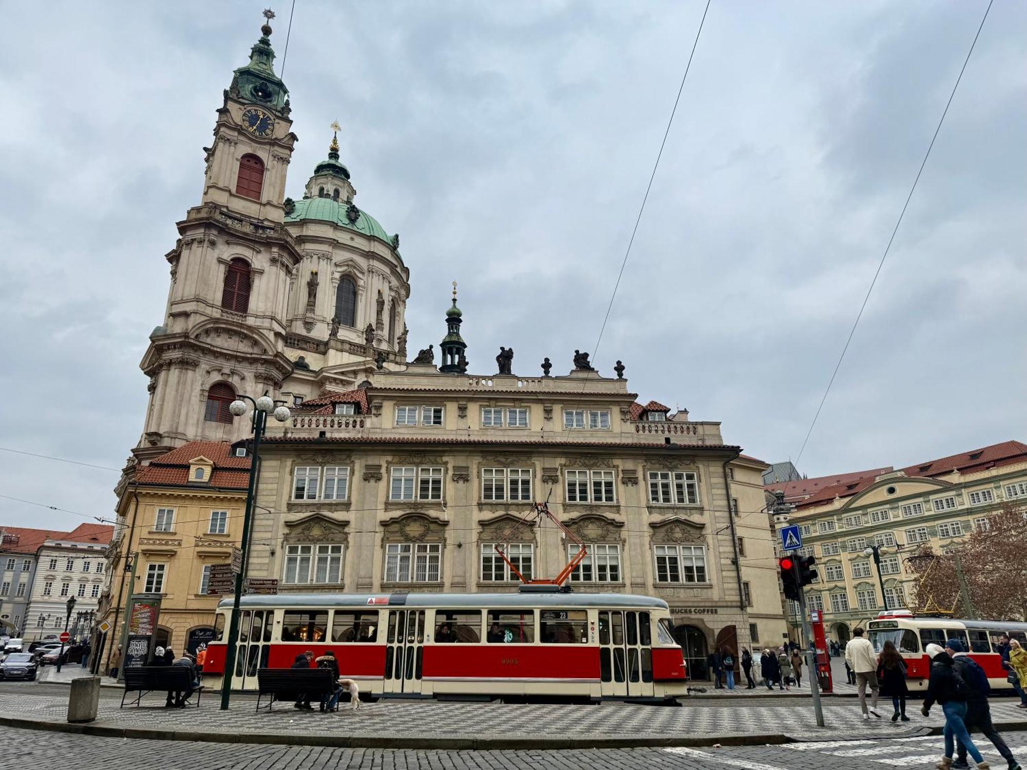 Unique Charles Bridge 2bdr Apartment. Prag