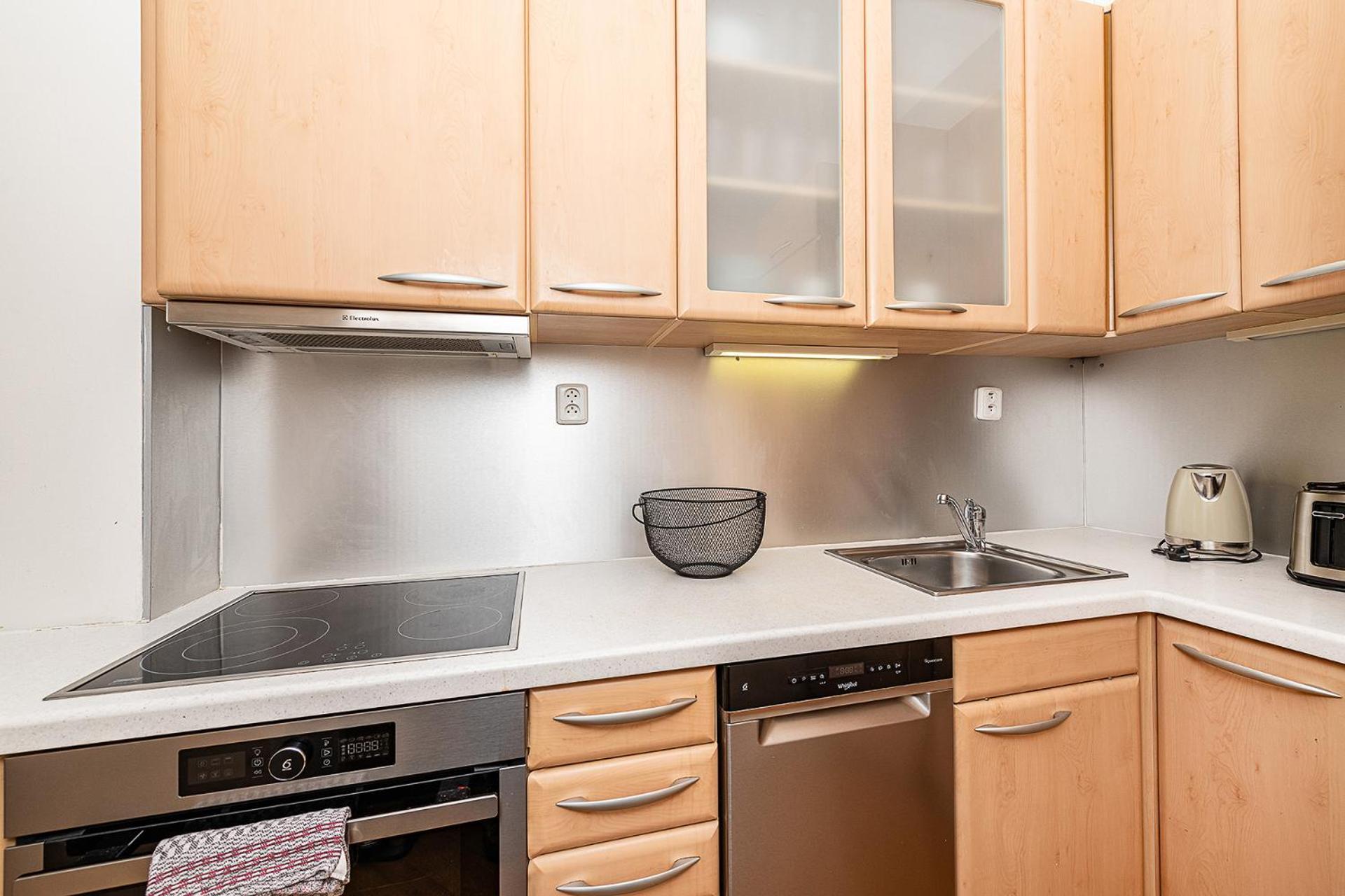 Spacious Two-bedroom In Old Town Apartment Prag