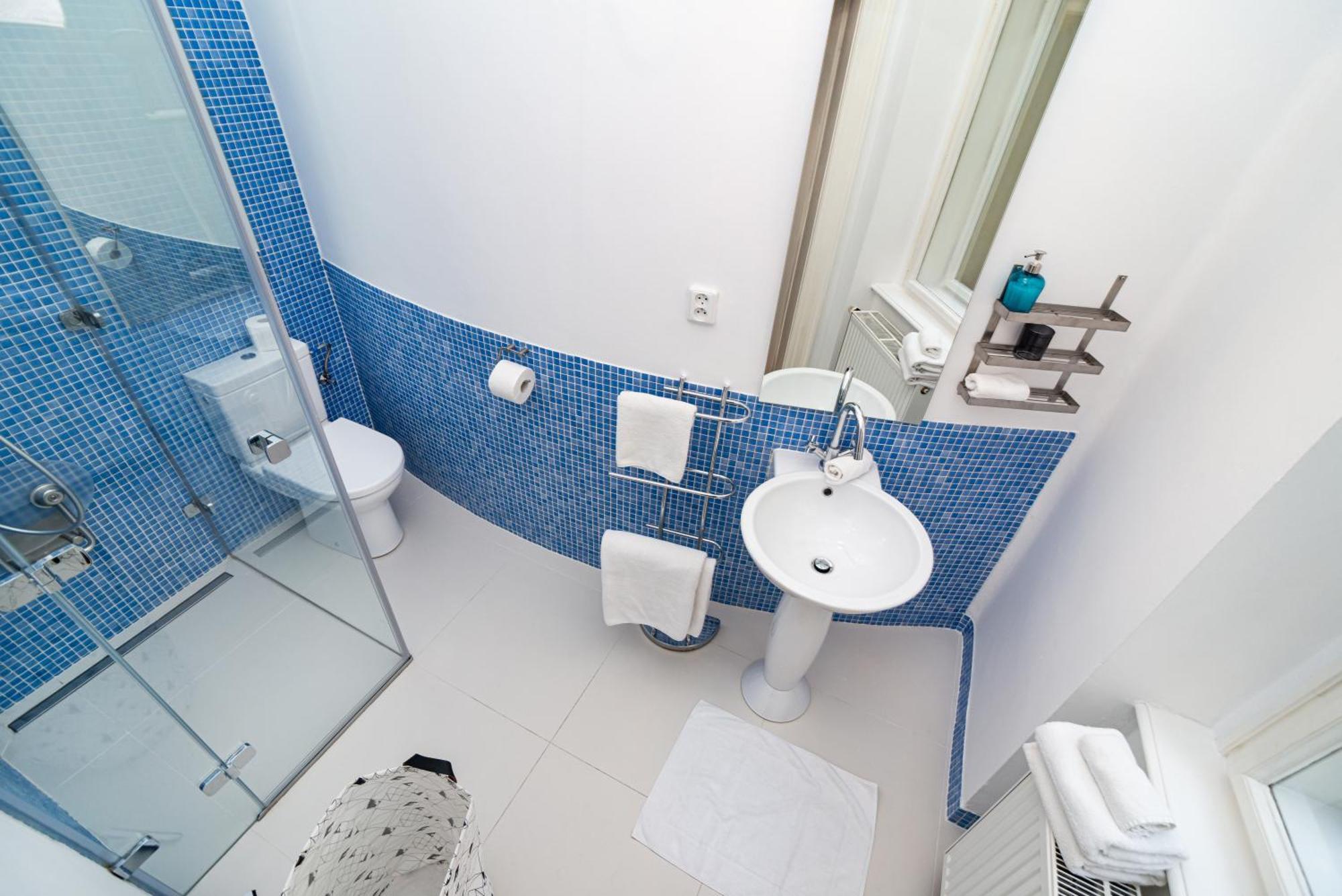Apartment Spacious Two-bedroom In Old Town *