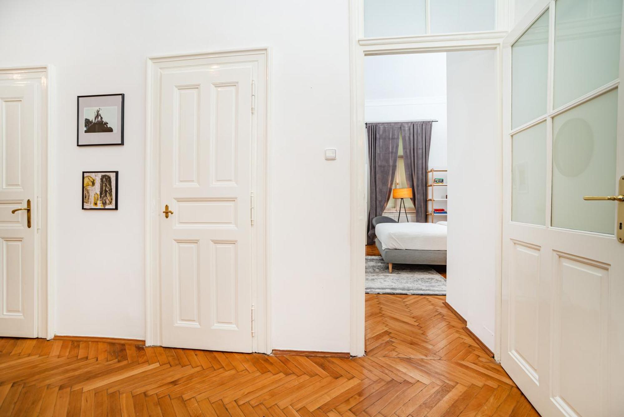 Apartment Spacious Two-bedroom In Old Town Prag