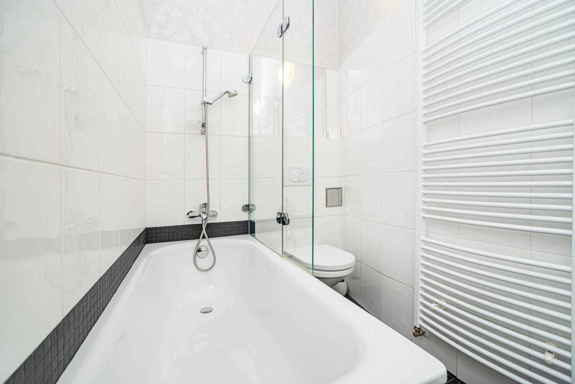 Spacious Two-bedroom In Old Town Prag