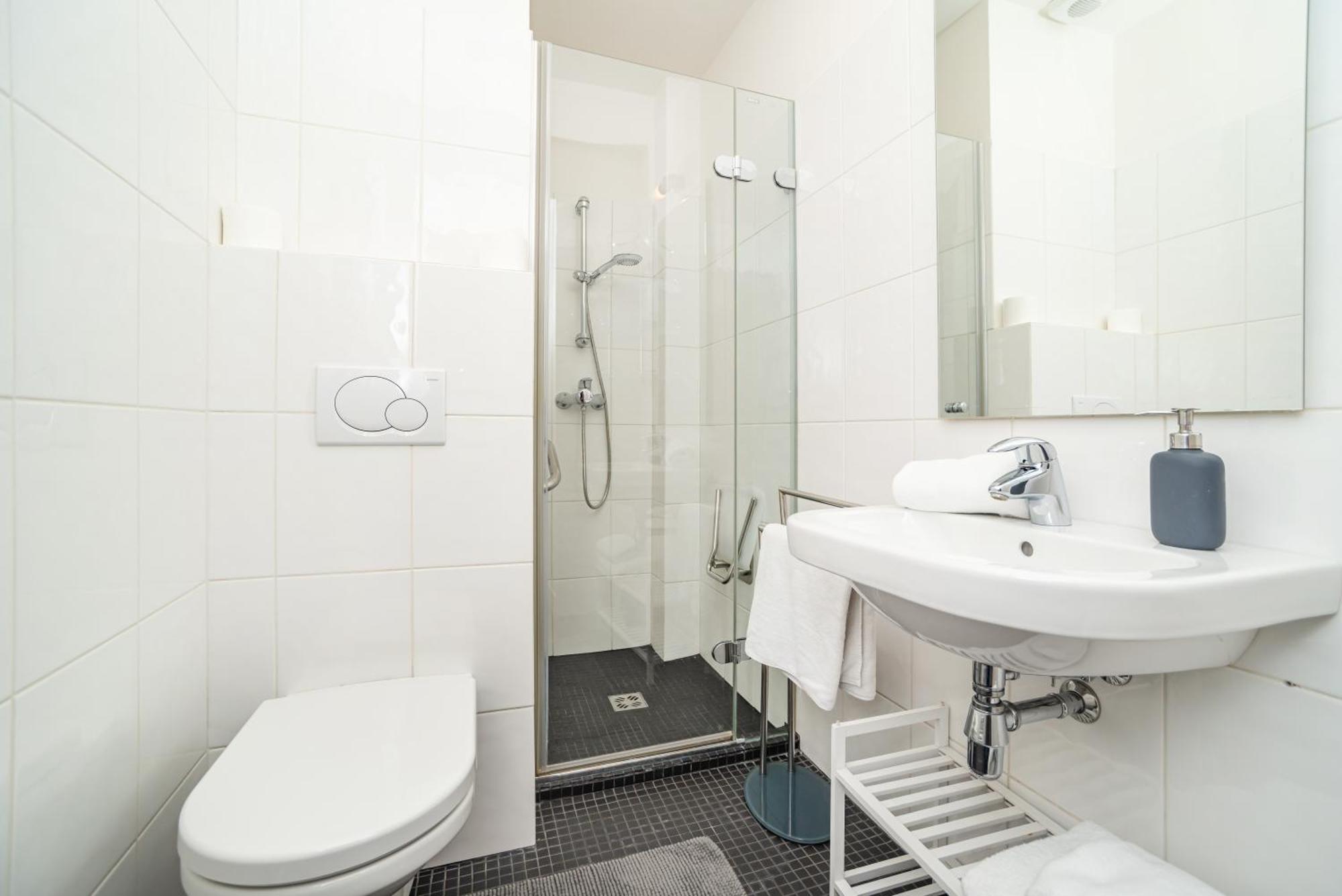 Spacious Two-bedroom In Old Town Apartment Prag