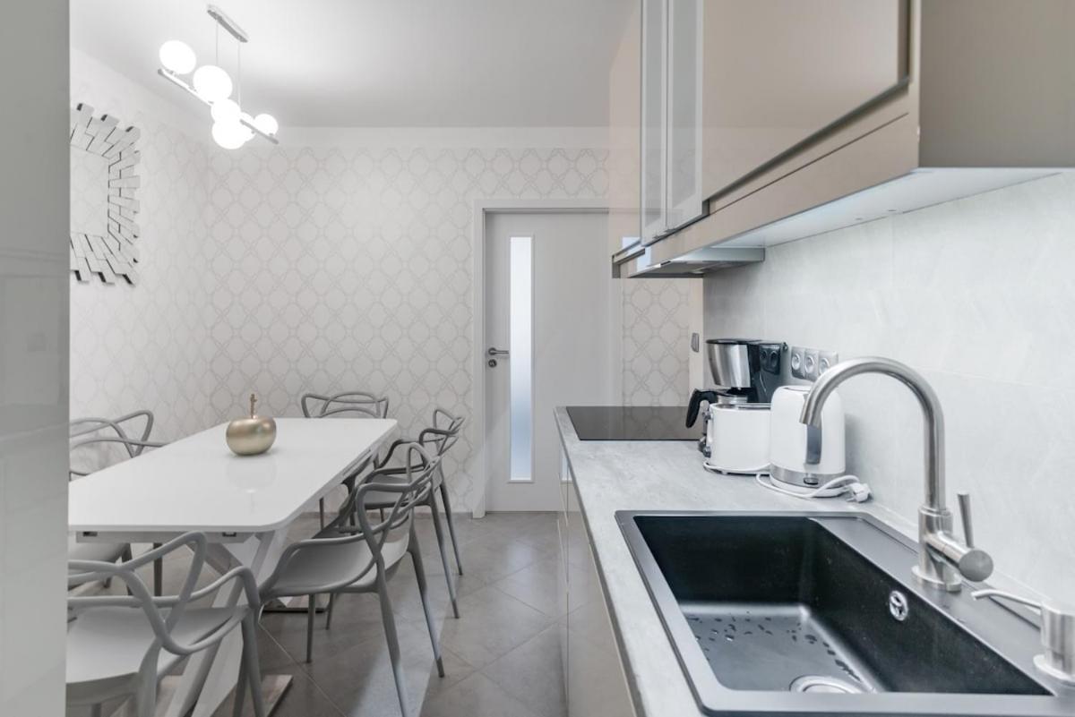 Pastel Art Deco 3bdr Ruterra Apartmán