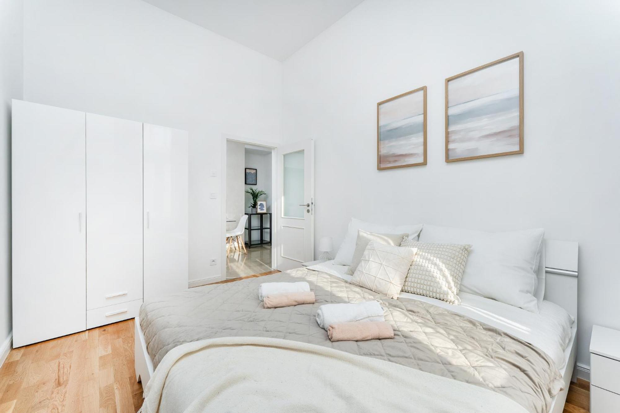 Sunny One Bedroom By Rentero * Prague