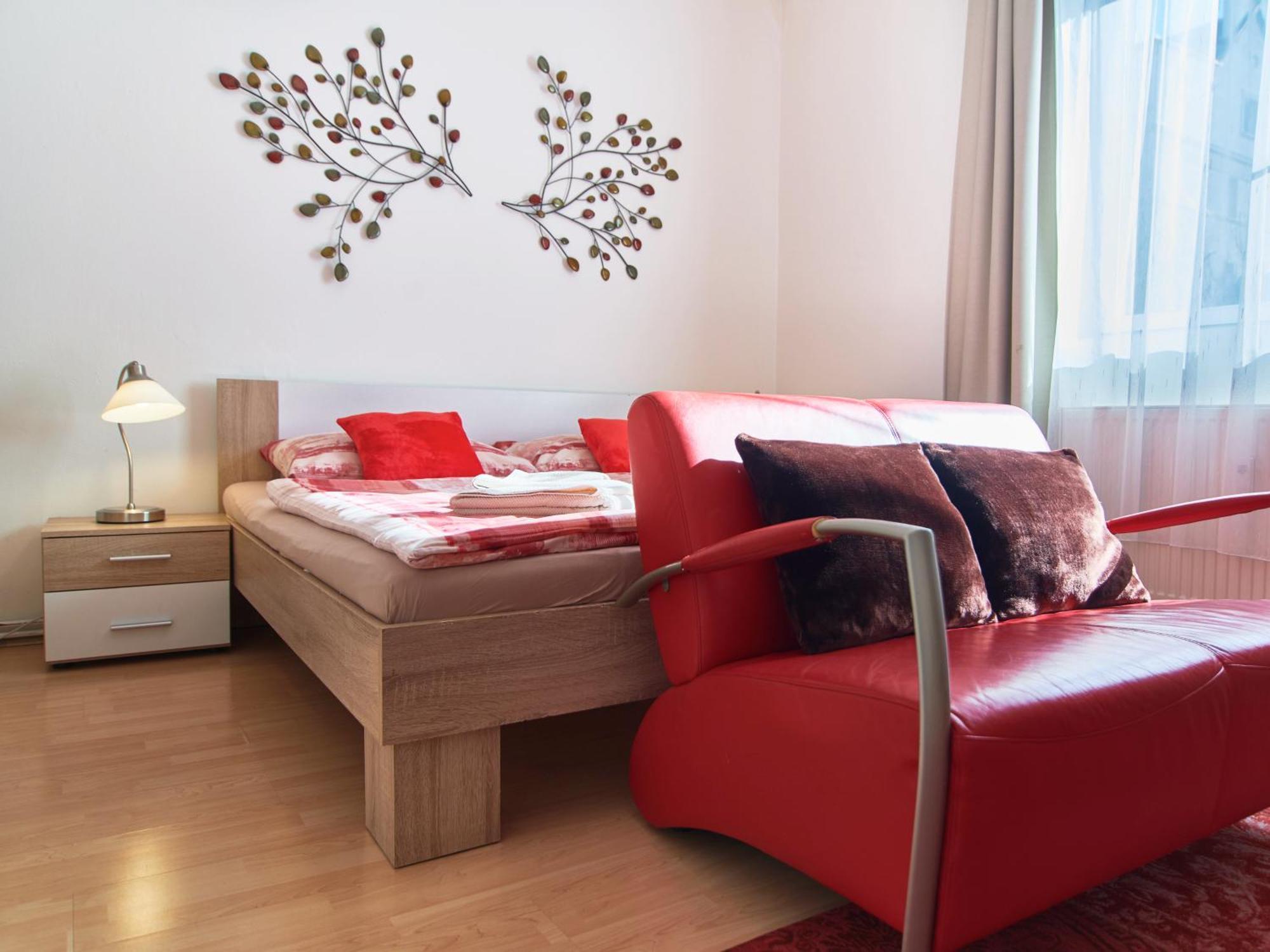 Apartment Cozy With Terrace Near Castle