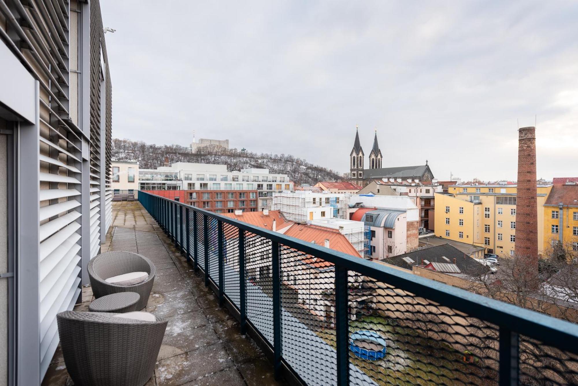2-level On Krizikova Near The Metro Prag