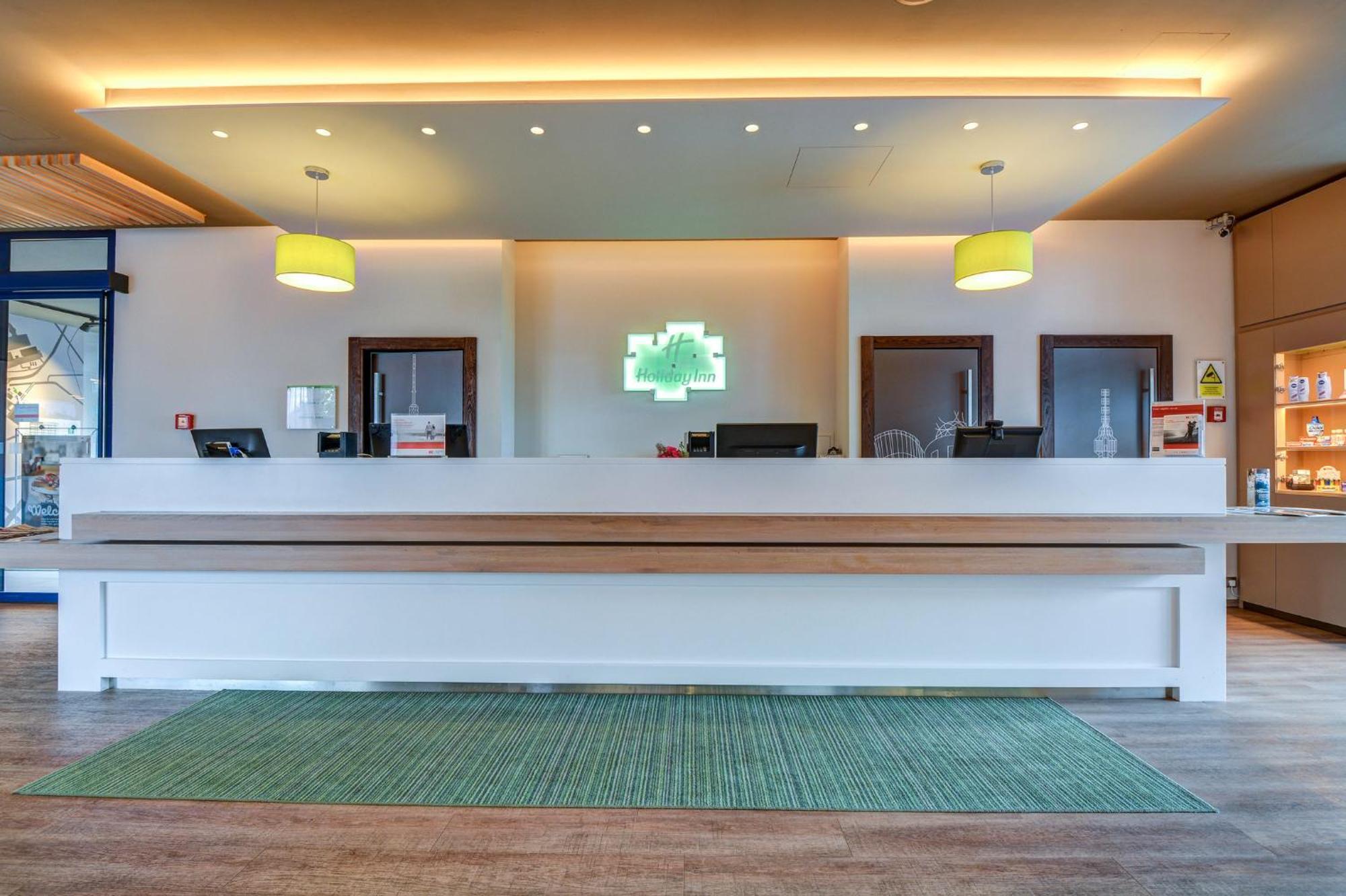 Holiday Airport By Ihg