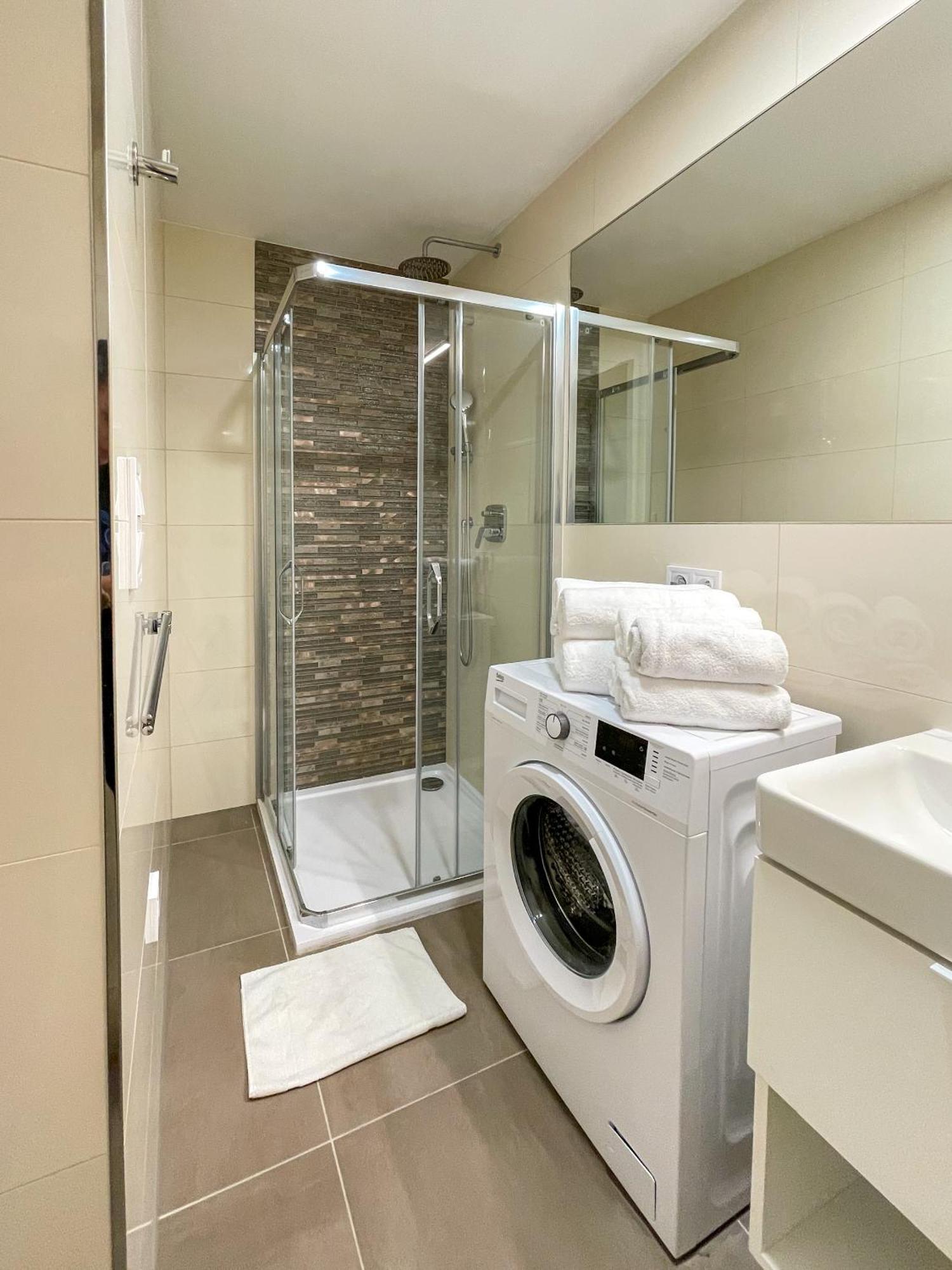 Rasinovo Nabrezi - Riverside Lejlighedshotel 4*